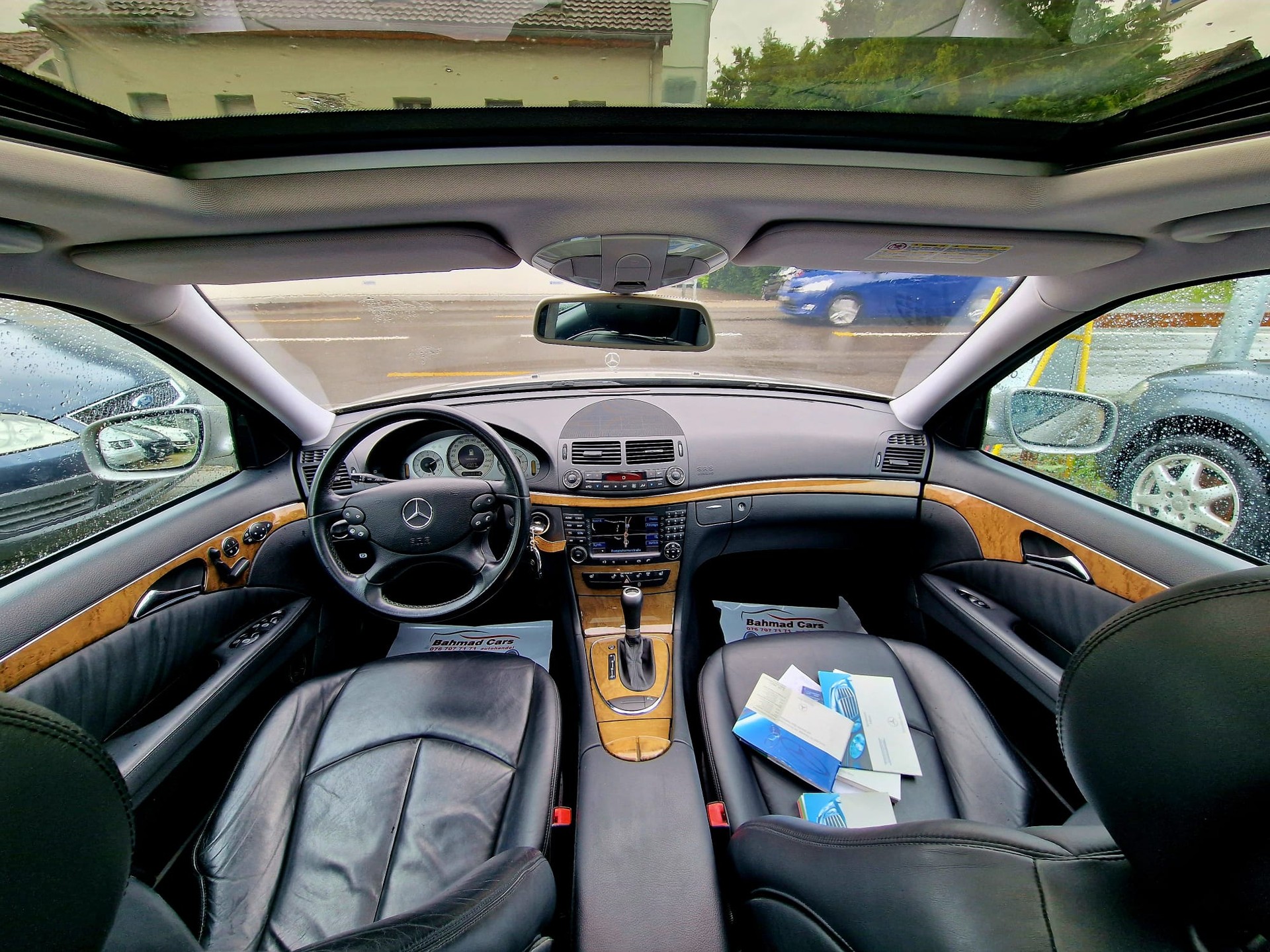 MERCEDES-BENZ E 350 Avantgarde 4Matic Automatic-image-11
