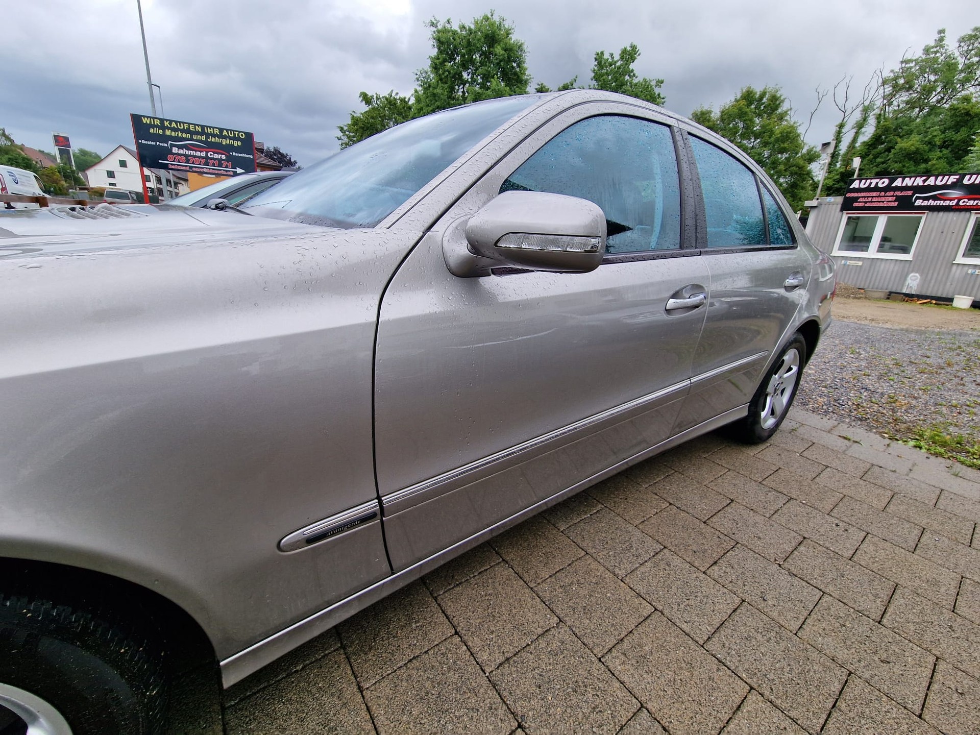 MERCEDES-BENZ E 350 Avantgarde 4Matic Automatic-image-10