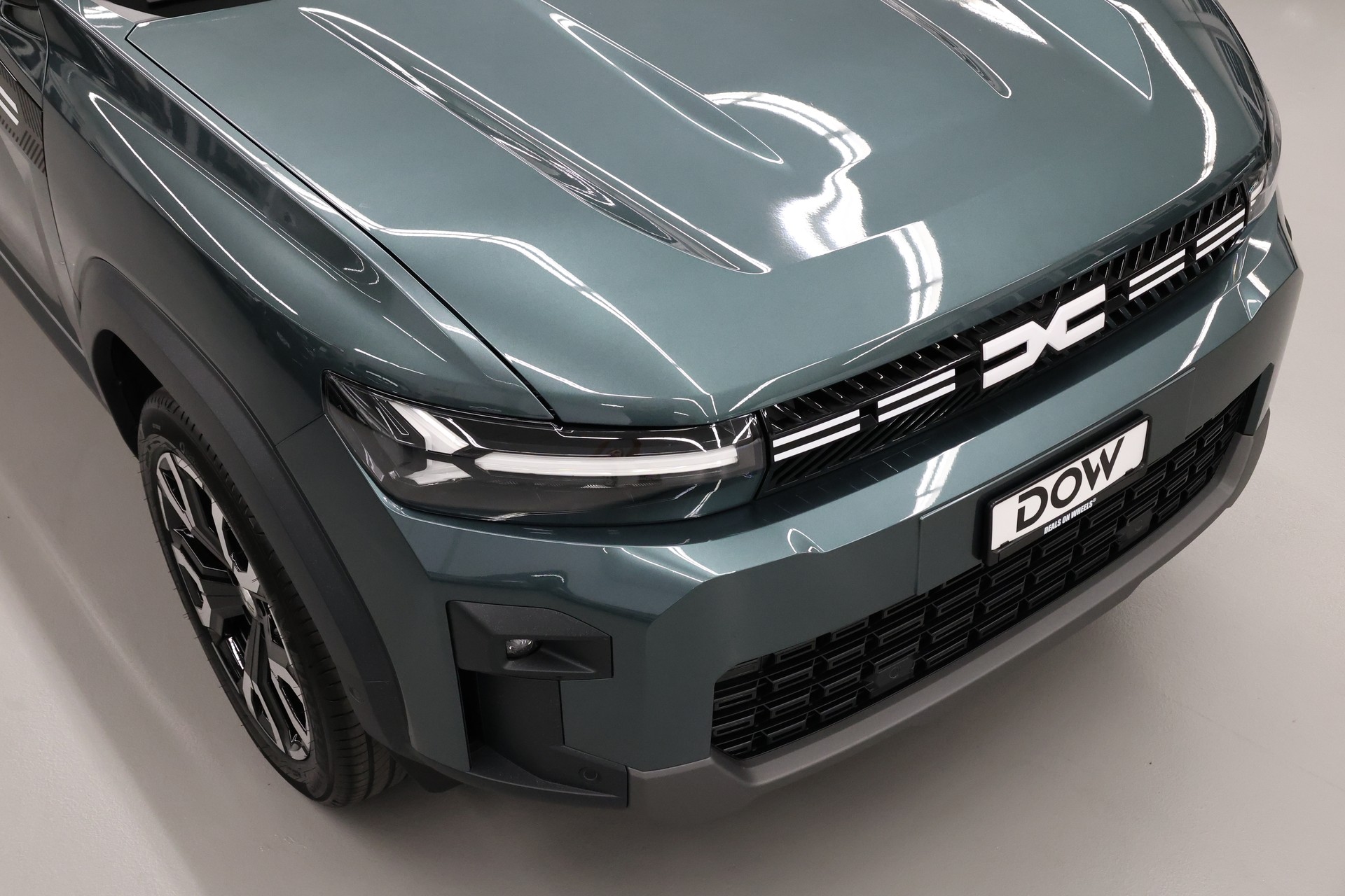 DACIA Bigster 1.8 Hybrid Journey-showroom-element-3