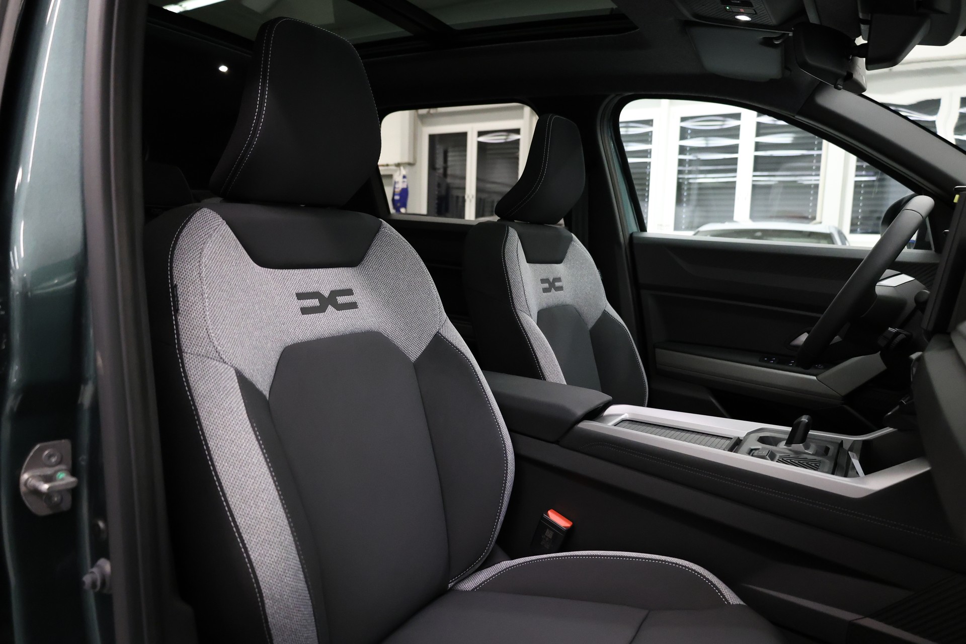 DACIA Bigster 1.8 Hybrid Journey-image-13