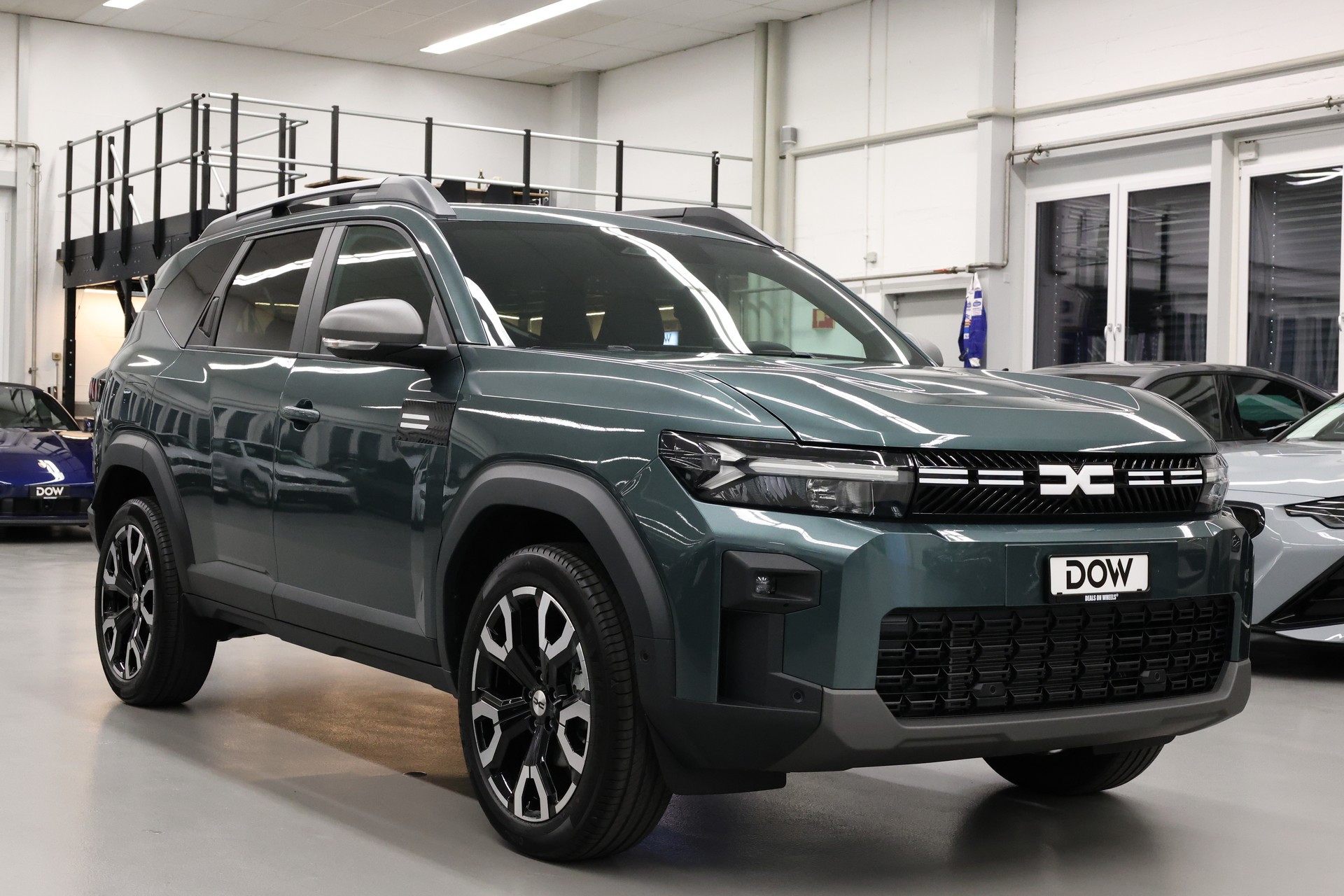 DACIA Bigster 1.8 Hybrid Journey-showroom-element-1
