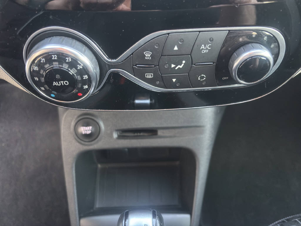 RENAULT Captur 1.2 TCe Intens EDC S/S-image-12