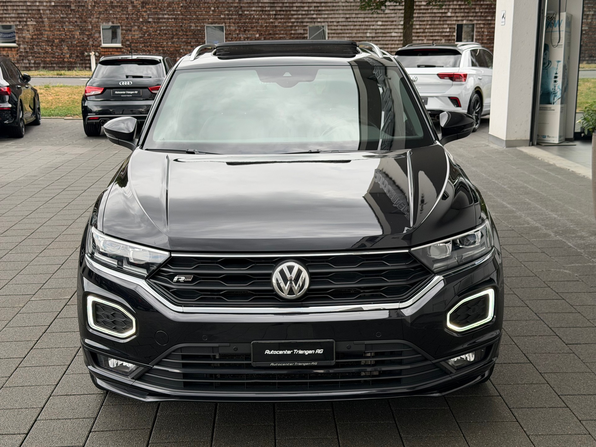 VW T-Roc 2.0 TSI Sport DSG 4Motion-image-2