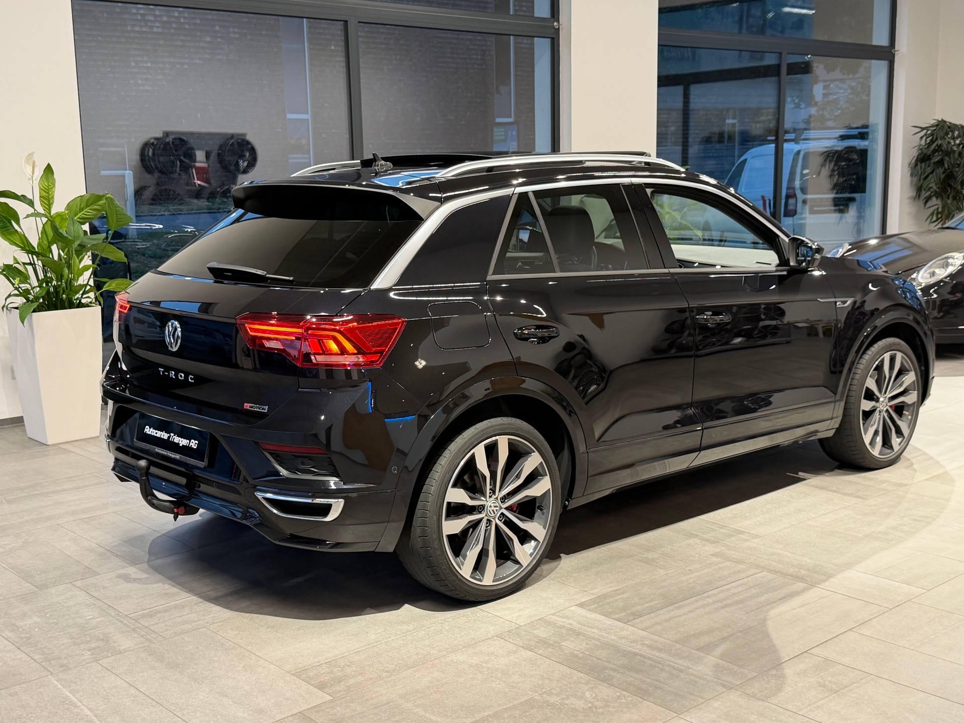 VW T-Roc 2.0 TSI Sport DSG 4Motion-image-10