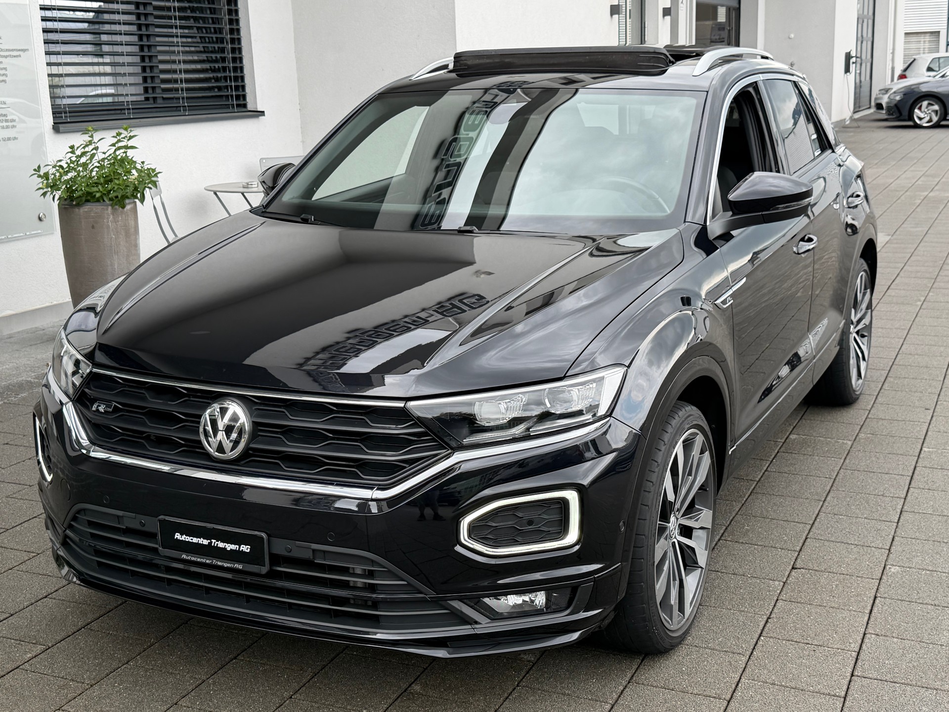 VW T-Roc 2.0 TSI Sport DSG 4Motion-image-1