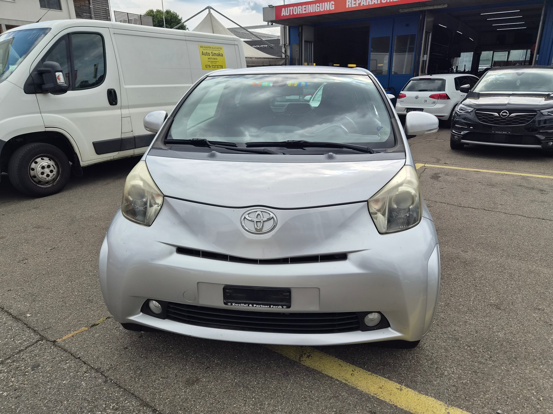 TOYOTA iQ2 1.4 D-4D-image-6