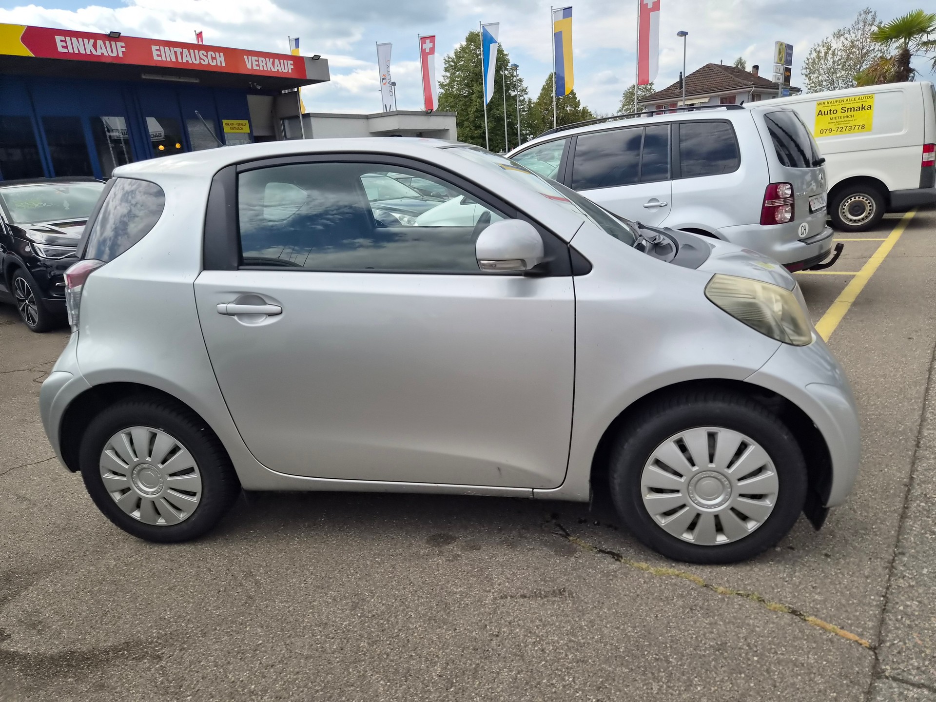 TOYOTA iQ2 1.4 D-4D-showroom-element-1