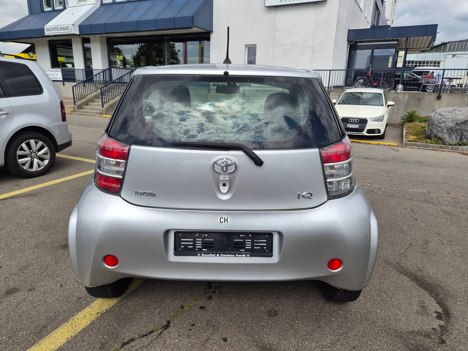 TOYOTA iQ2 1.4 D-4D-showroom-element-3