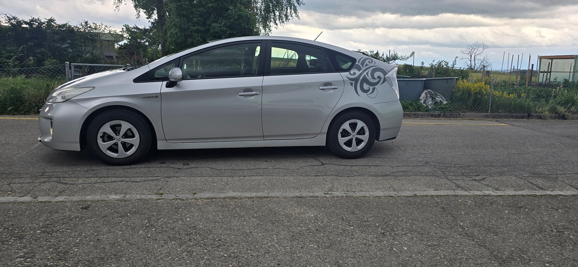 TOYOTA Prius 1.8 16V HSD Luna-image-3