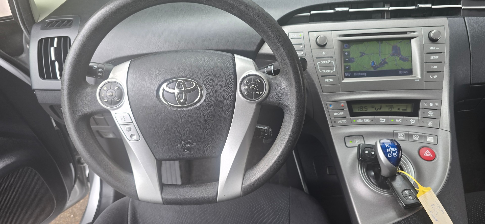TOYOTA Prius 1.8 16V HSD Luna-image-8
