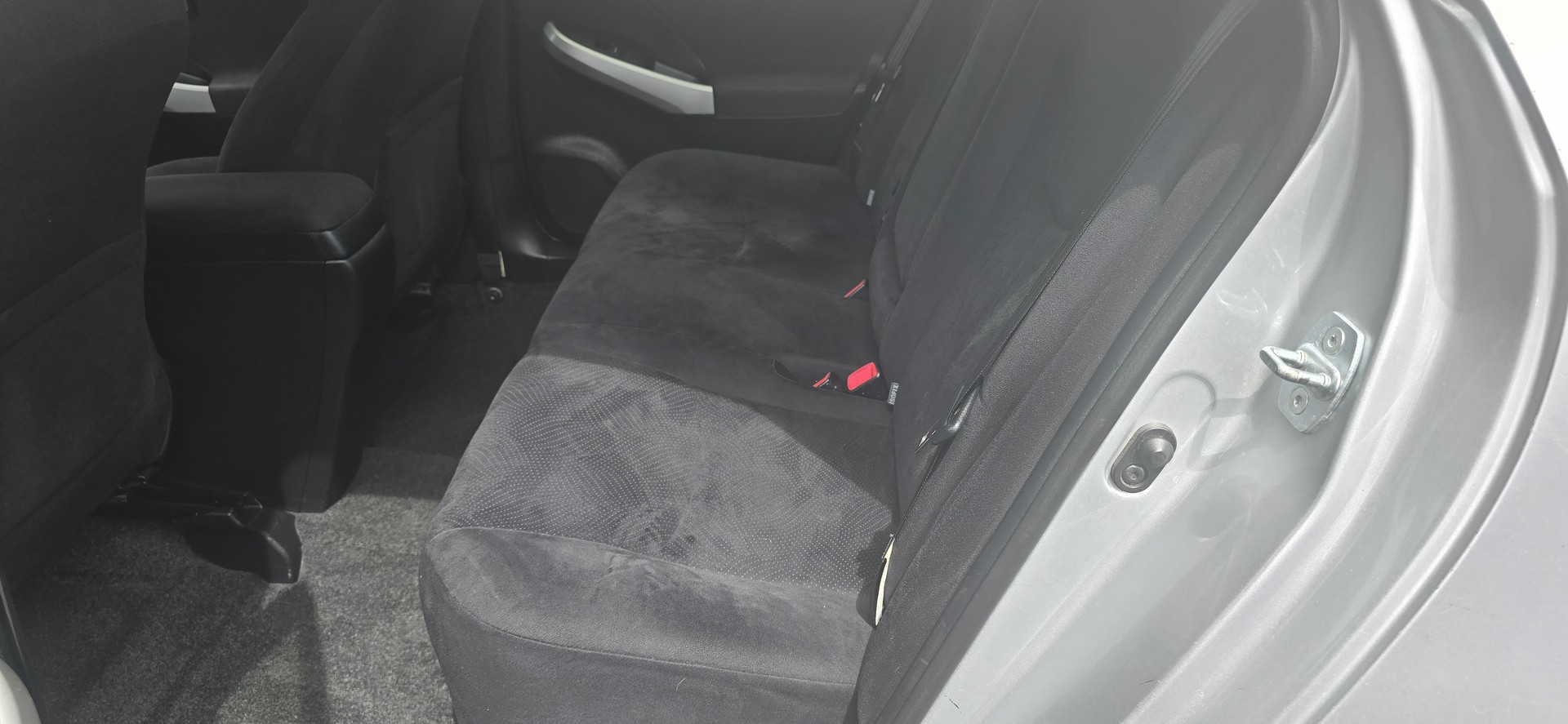 TOYOTA Prius 1.8 16V HSD Luna-image-12