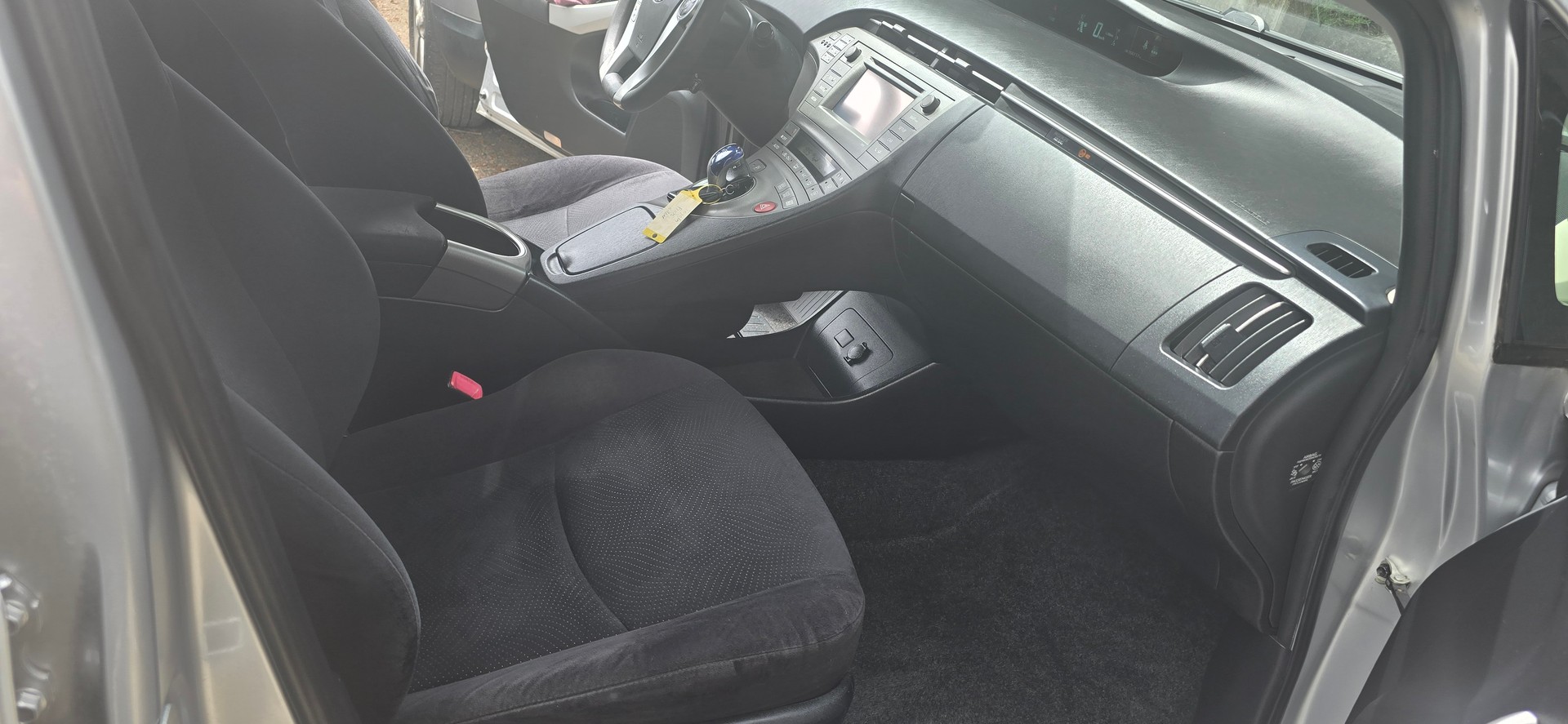 TOYOTA Prius 1.8 16V HSD Luna-image-11