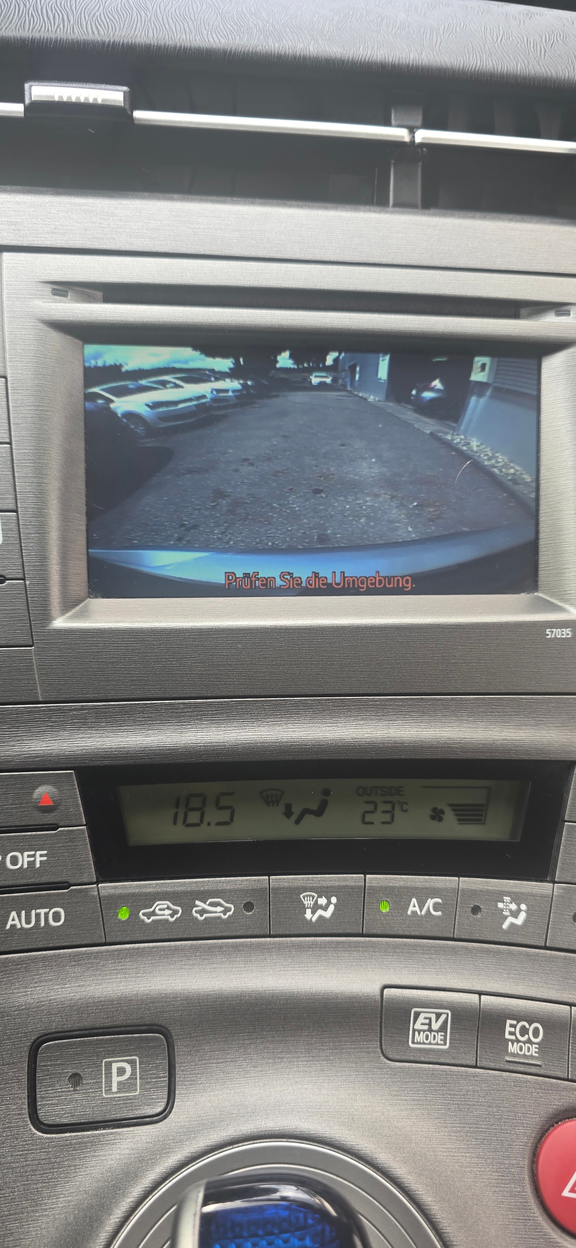 TOYOTA Prius 1.8 16V HSD Luna-image-14