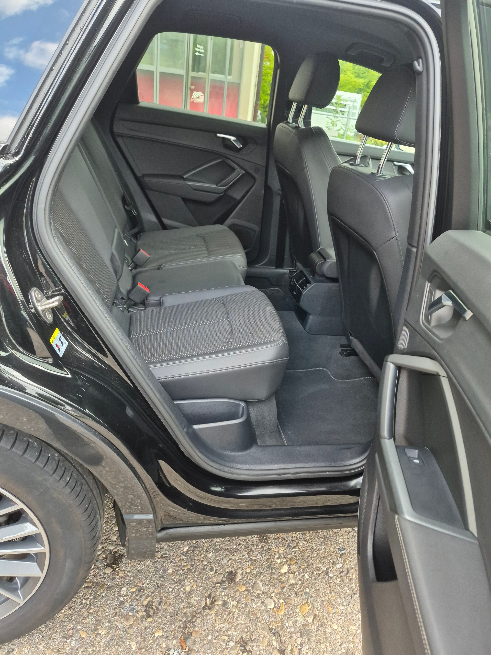 AUDI Q3 35 TFSI S line Attraction S-tronic-image-14