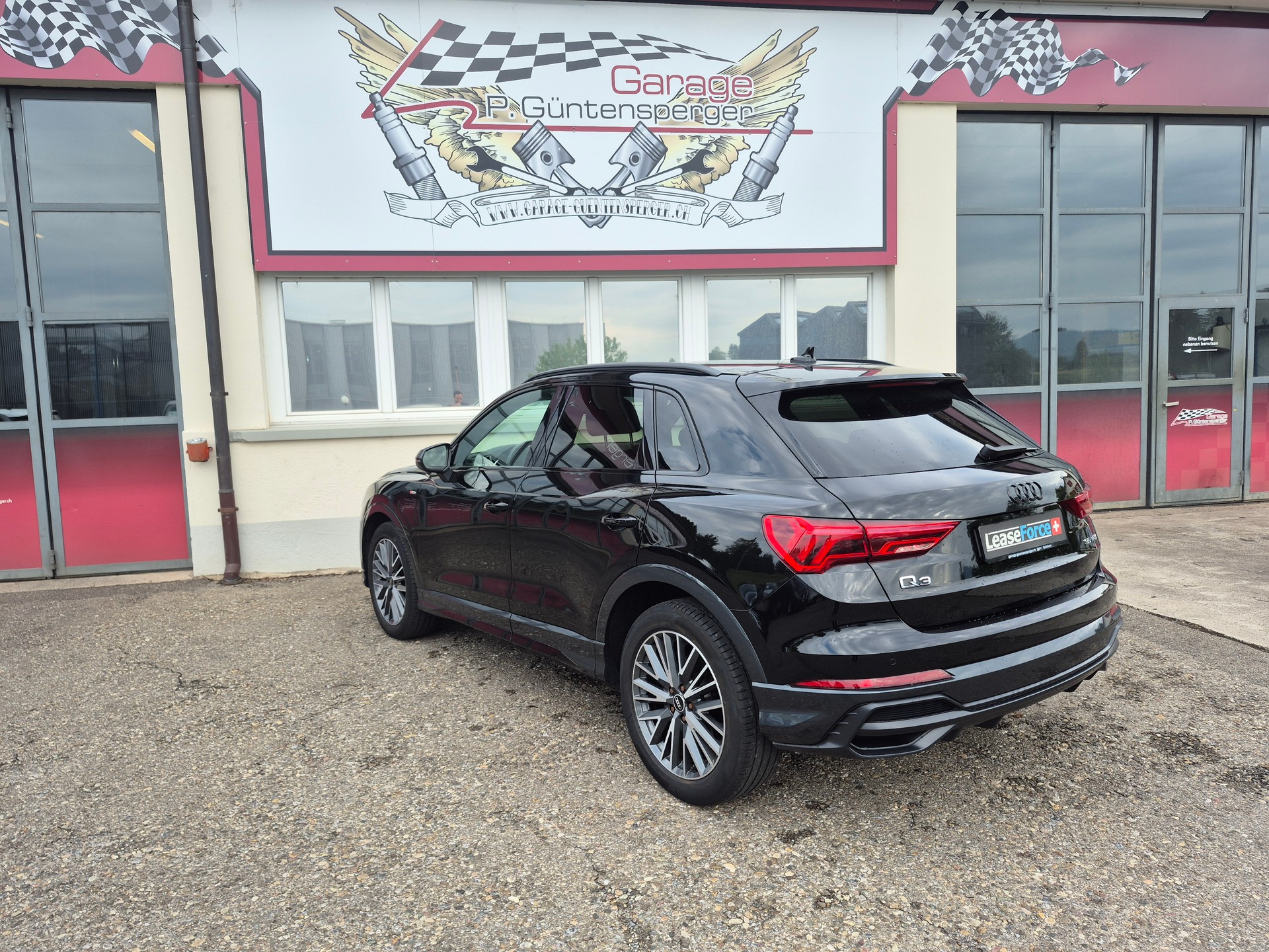 AUDI Q3 35 TFSI S line Attraction S-tronic-image-5