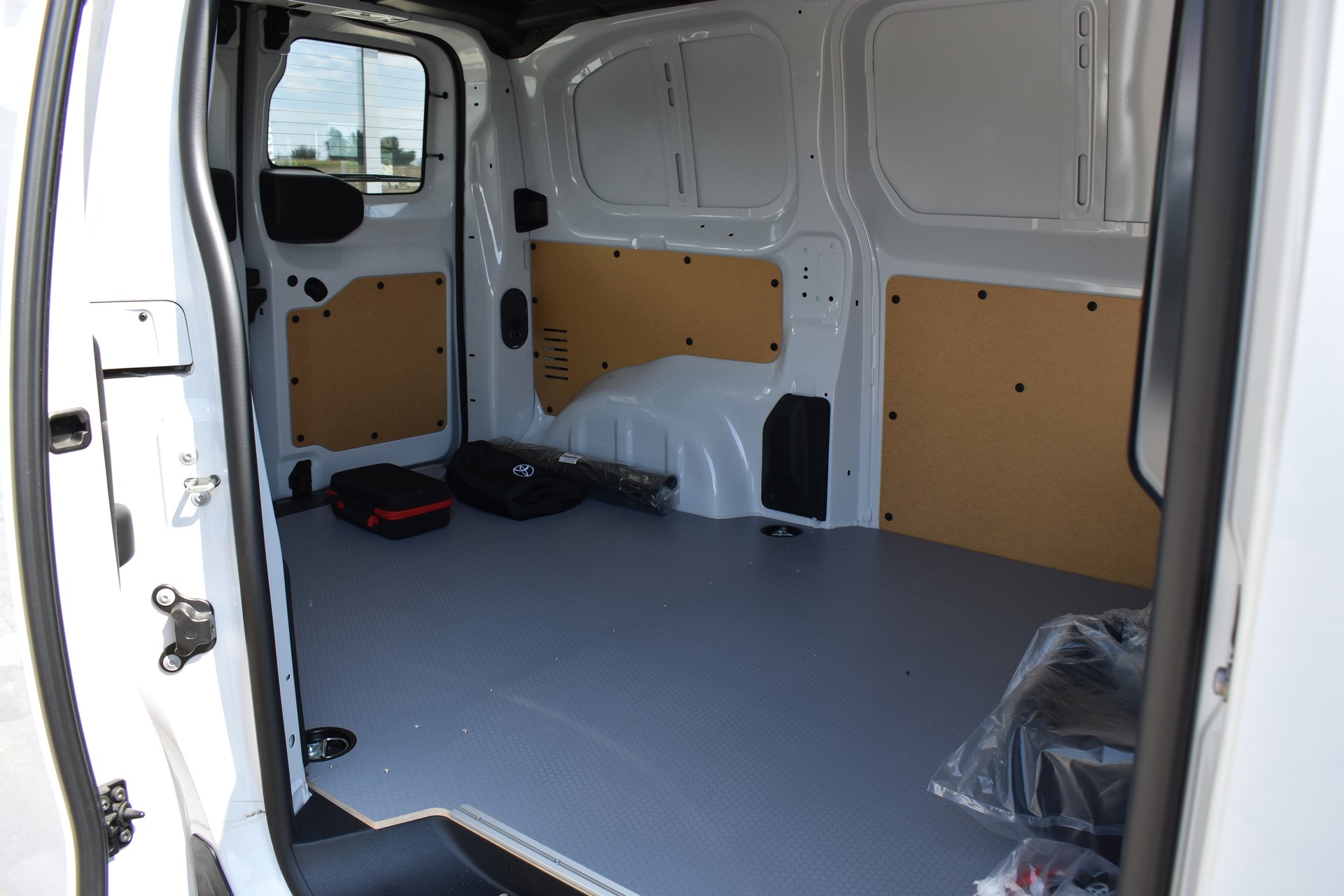 TOYOTA Proace EV 75kWh Medium Active-image-8