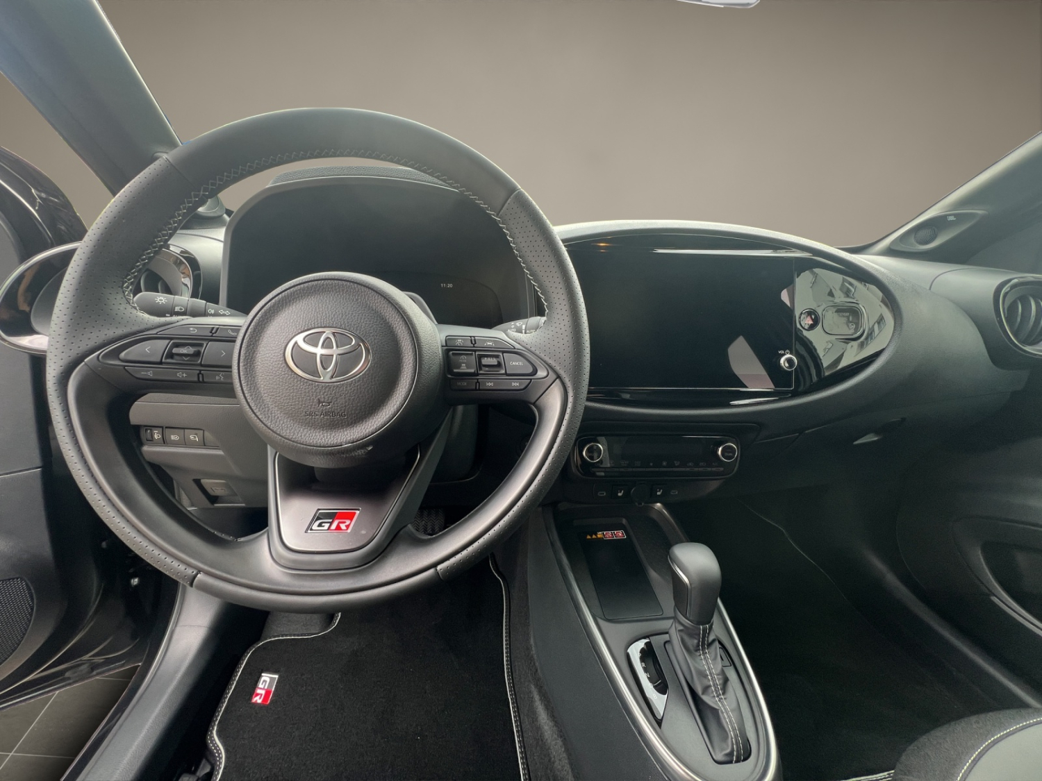 TOYOTA Aygo X 1.5 VVT-i HSD GR Sport-image-9
