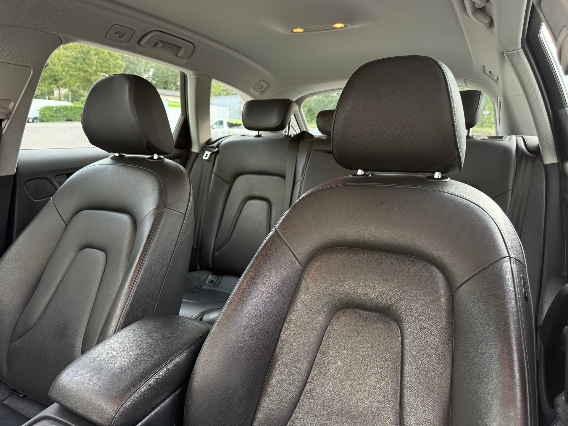 AUDI A4 Avant 2.0 TDI quattro S-tronic-image-12