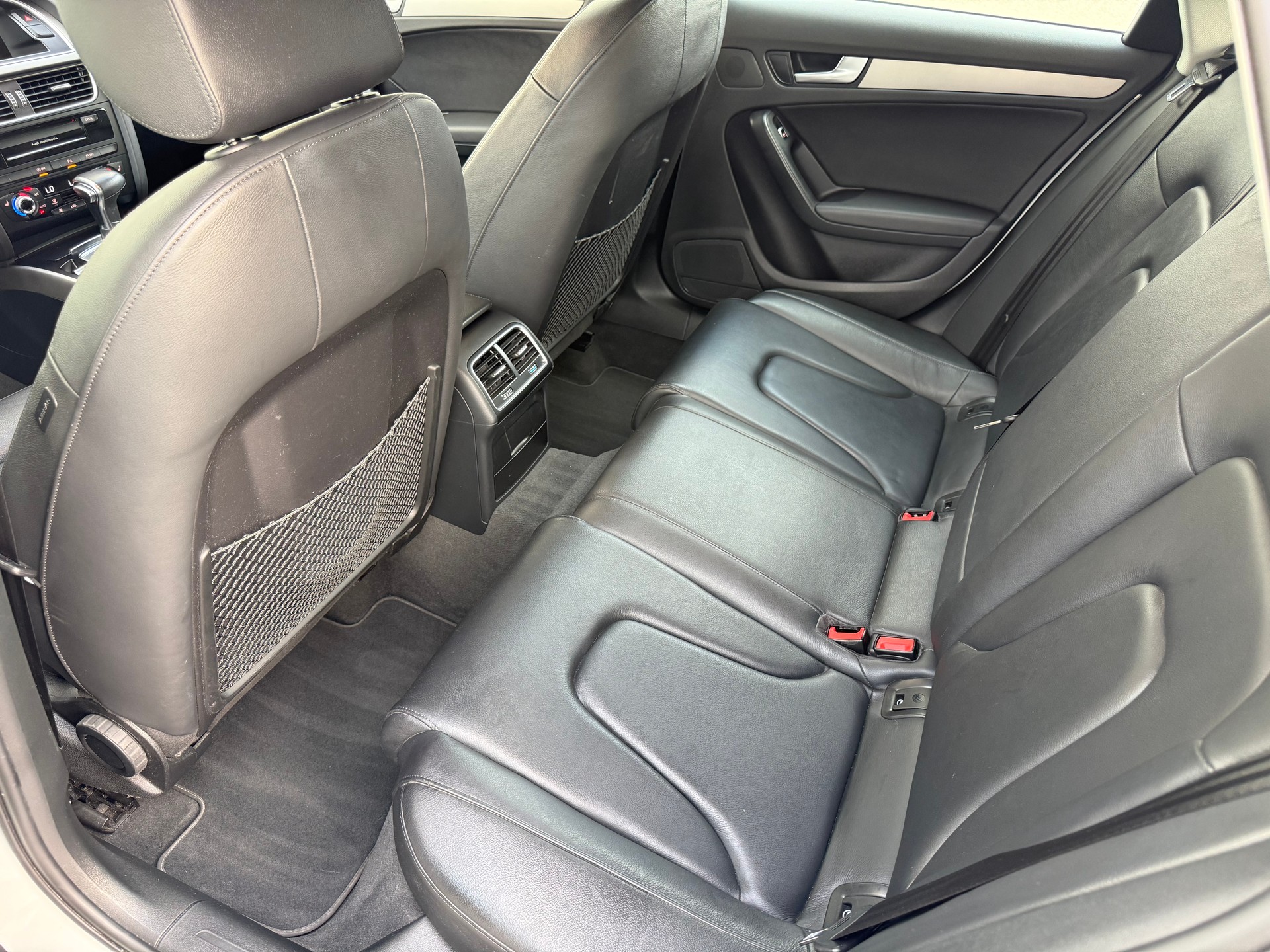 AUDI A4 Avant 2.0 TDI quattro S-tronic-image-11