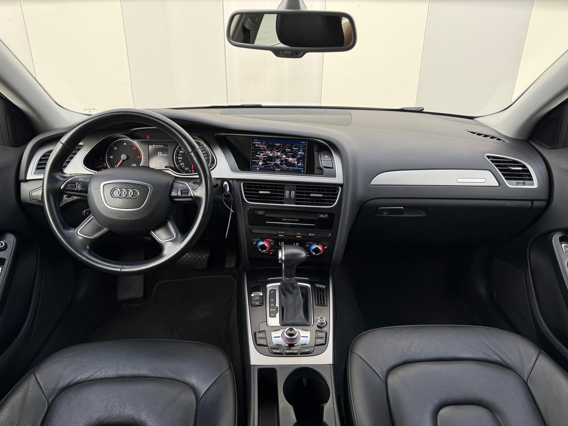 AUDI A4 Avant 2.0 TDI quattro S-tronic-image-9
