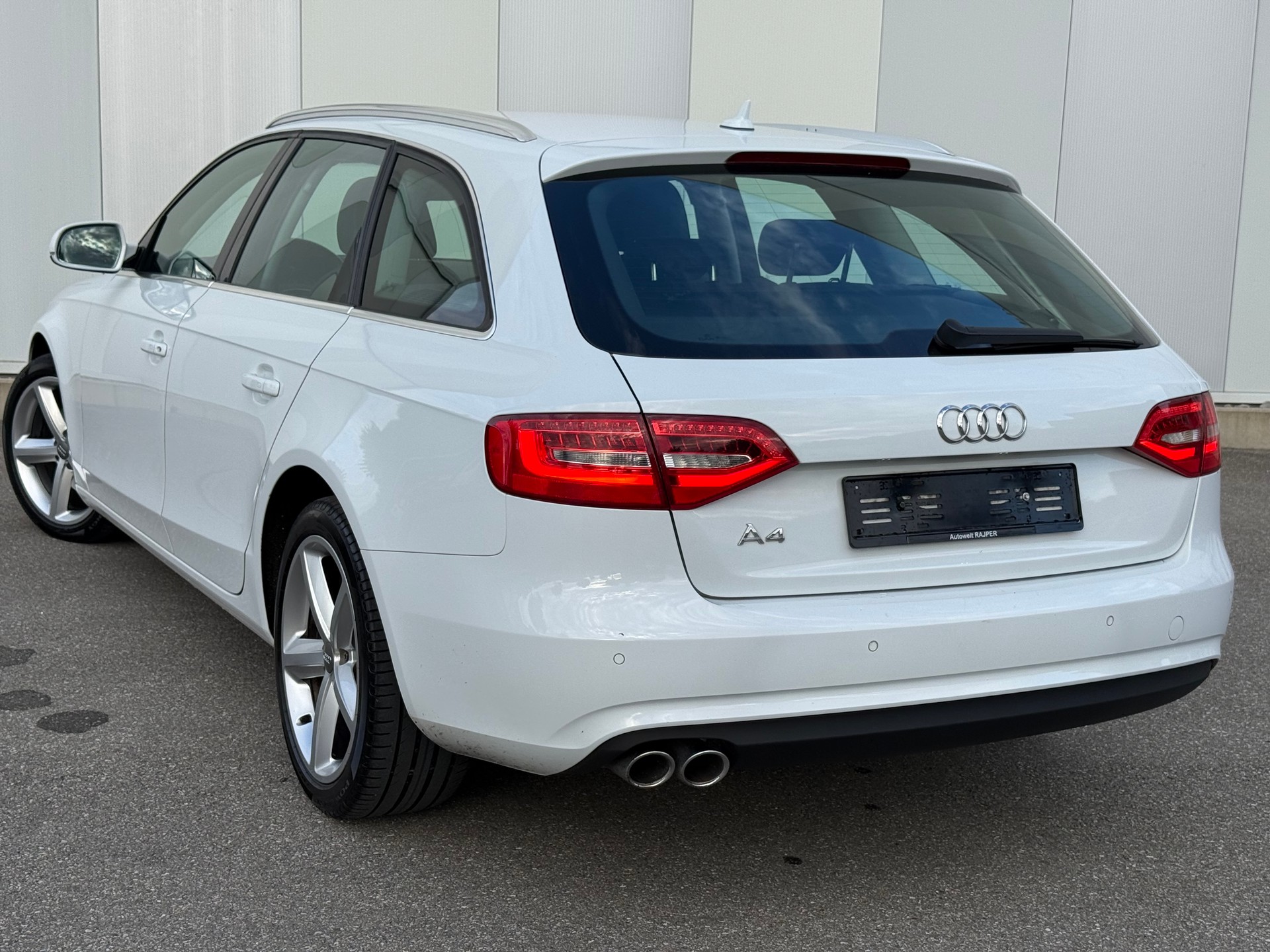 AUDI A4 Avant 2.0 TDI quattro S-tronic-image-3