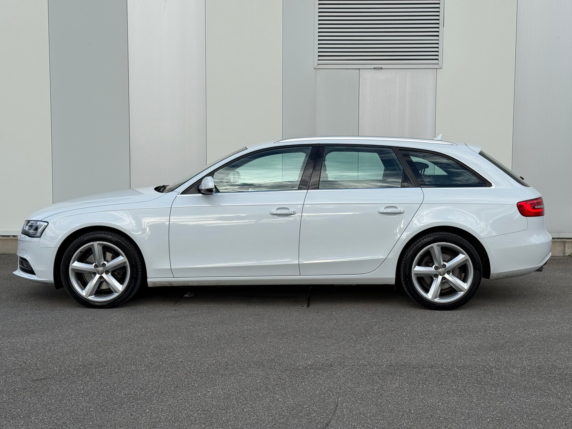 AUDI A4 Avant 2.0 TDI quattro S-tronic-image-7