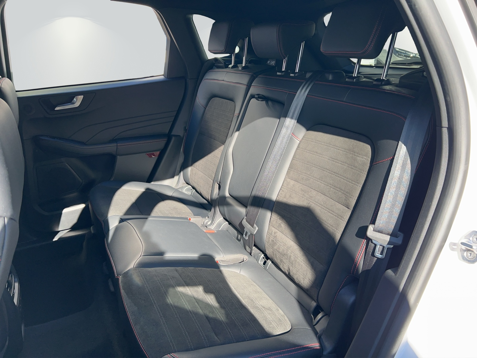 FORD Kuga 2.5 Plug-in Hybrid ST-Line X-image-7
