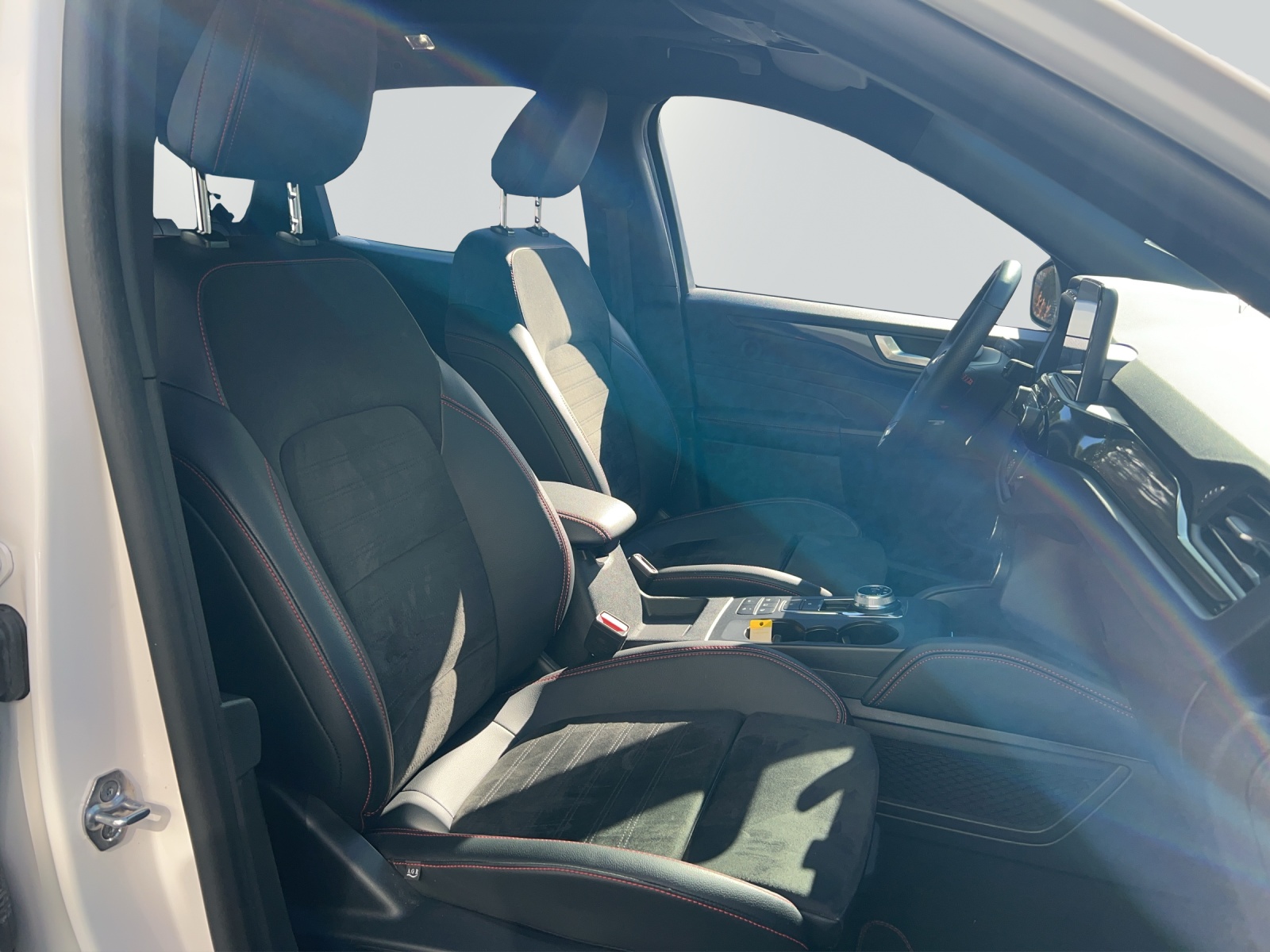 FORD Kuga 2.5 Plug-in Hybrid ST-Line X-image-11