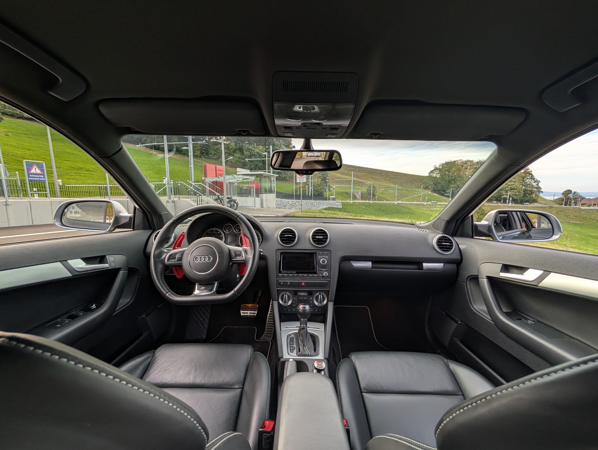 AUDI 2.5 T FSI quattro S-Tronic-image-3