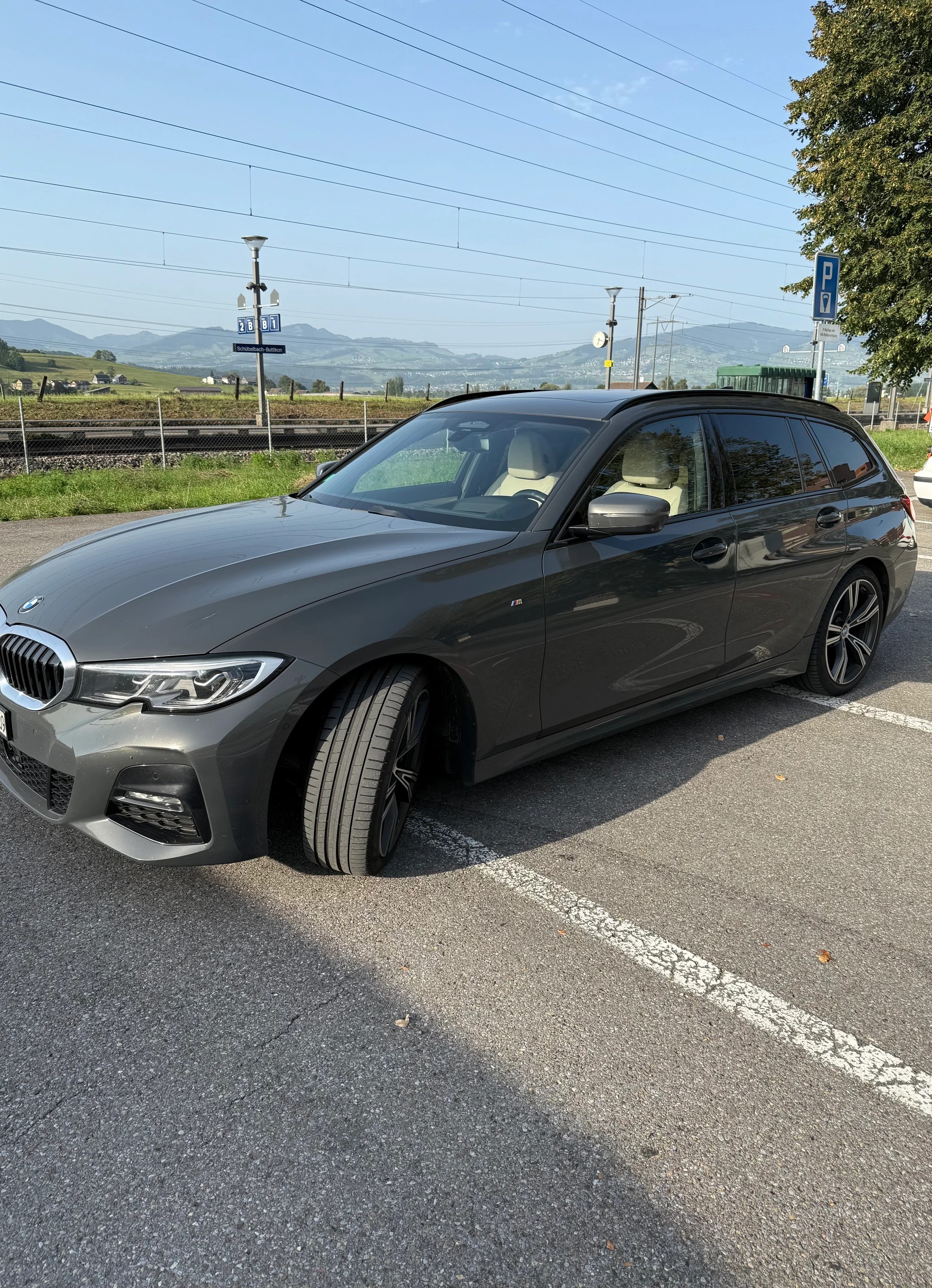 BMW 330i xDrive-image-0