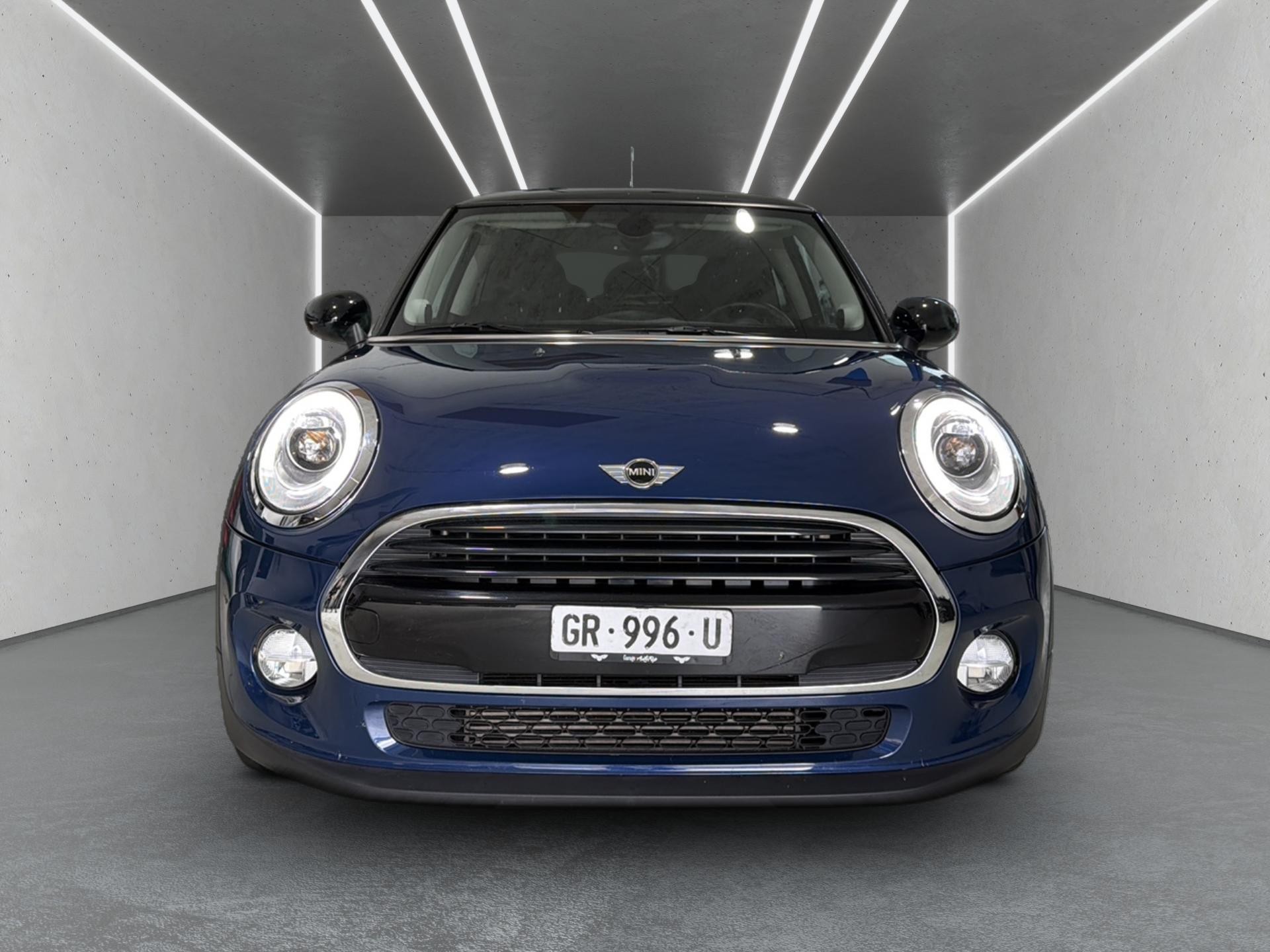 MINI Cooper-showroom-element-1