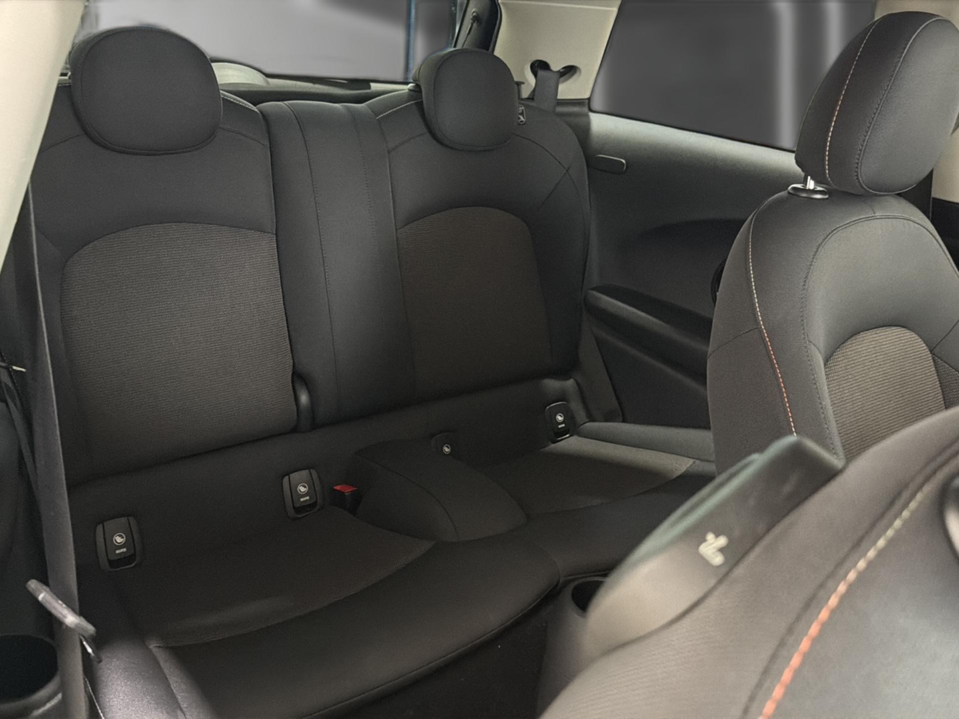 MINI Cooper-image-12