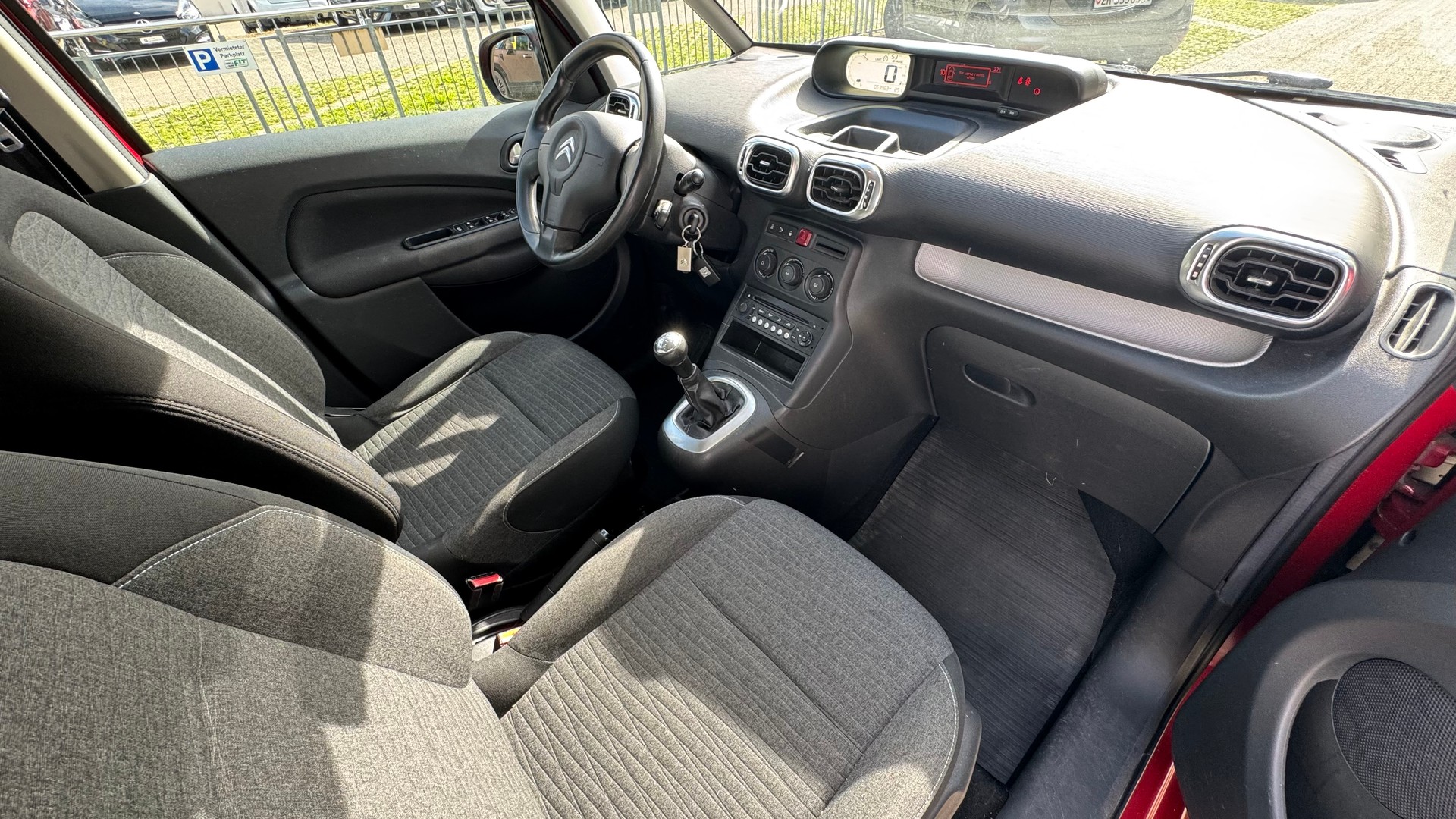 CITROEN C3 Picasso 1.2 Pure Tech Attraction-image-7