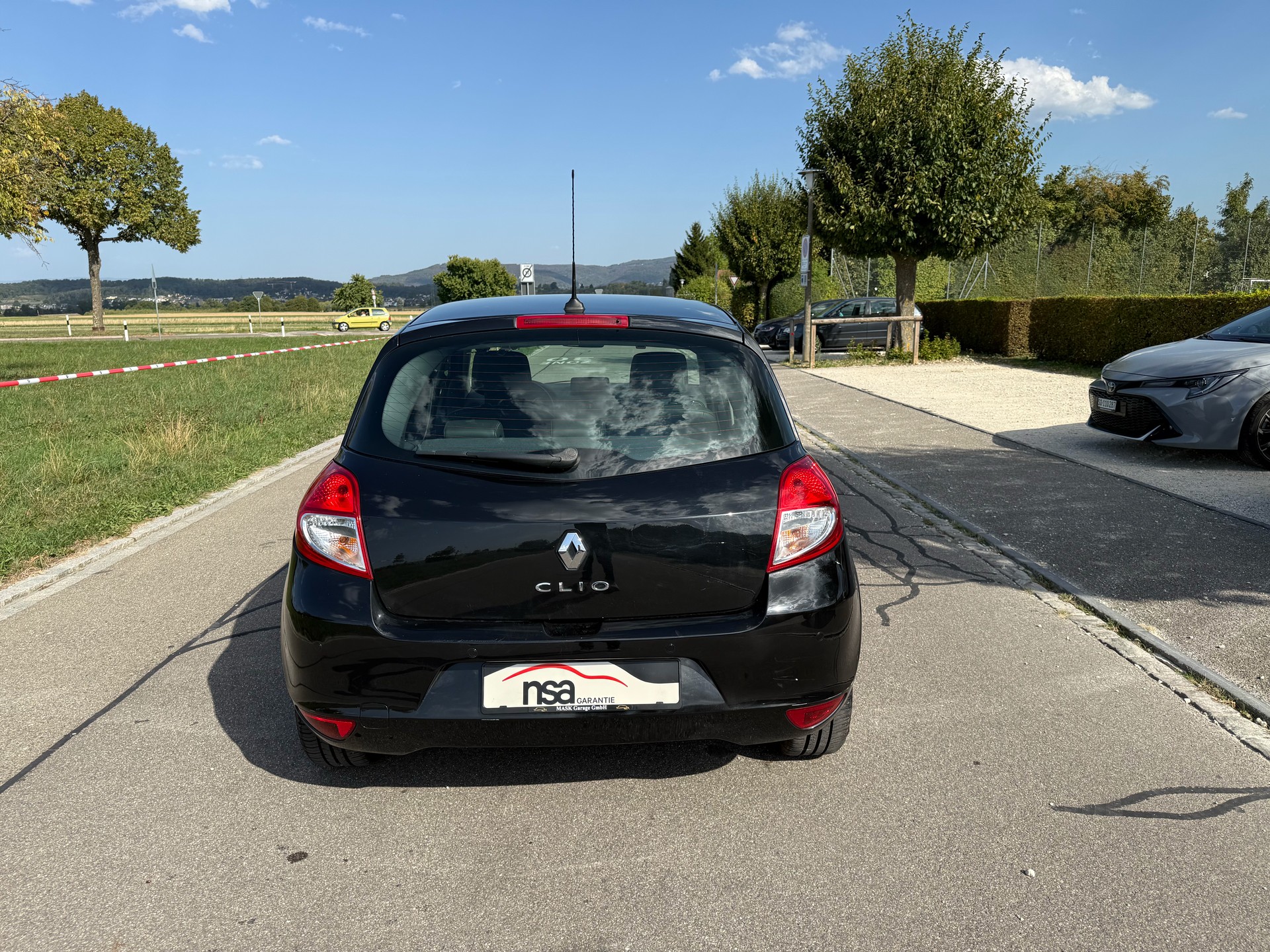 RENAULT Clio 1.6 16V Night&Day Automatic-image-3