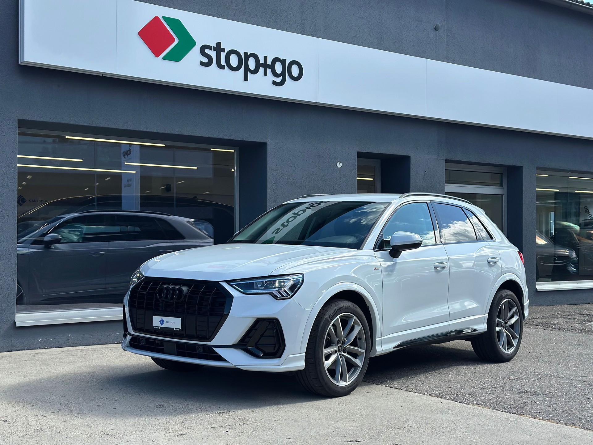 AUDI Q3 35 TDI S line quattro S-tronic-image-0