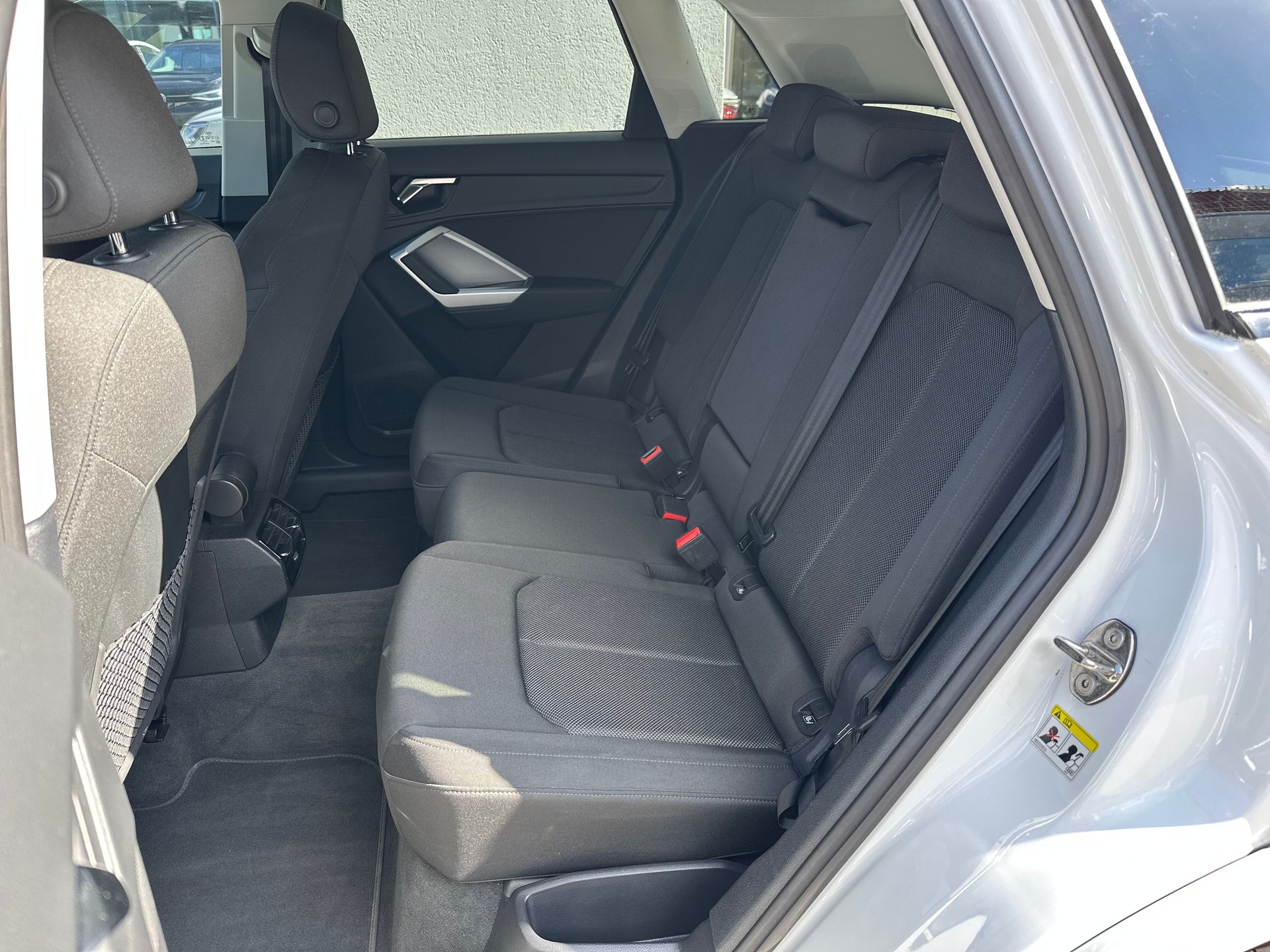 AUDI Q3 35 TDI S line quattro S-tronic-image-7