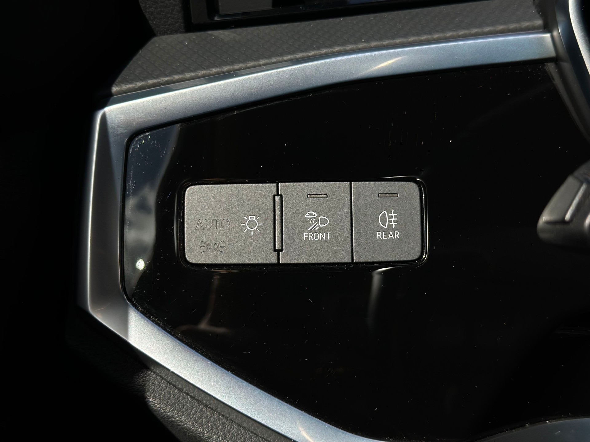 AUDI Q3 35 TDI S line quattro S-tronic-image-14