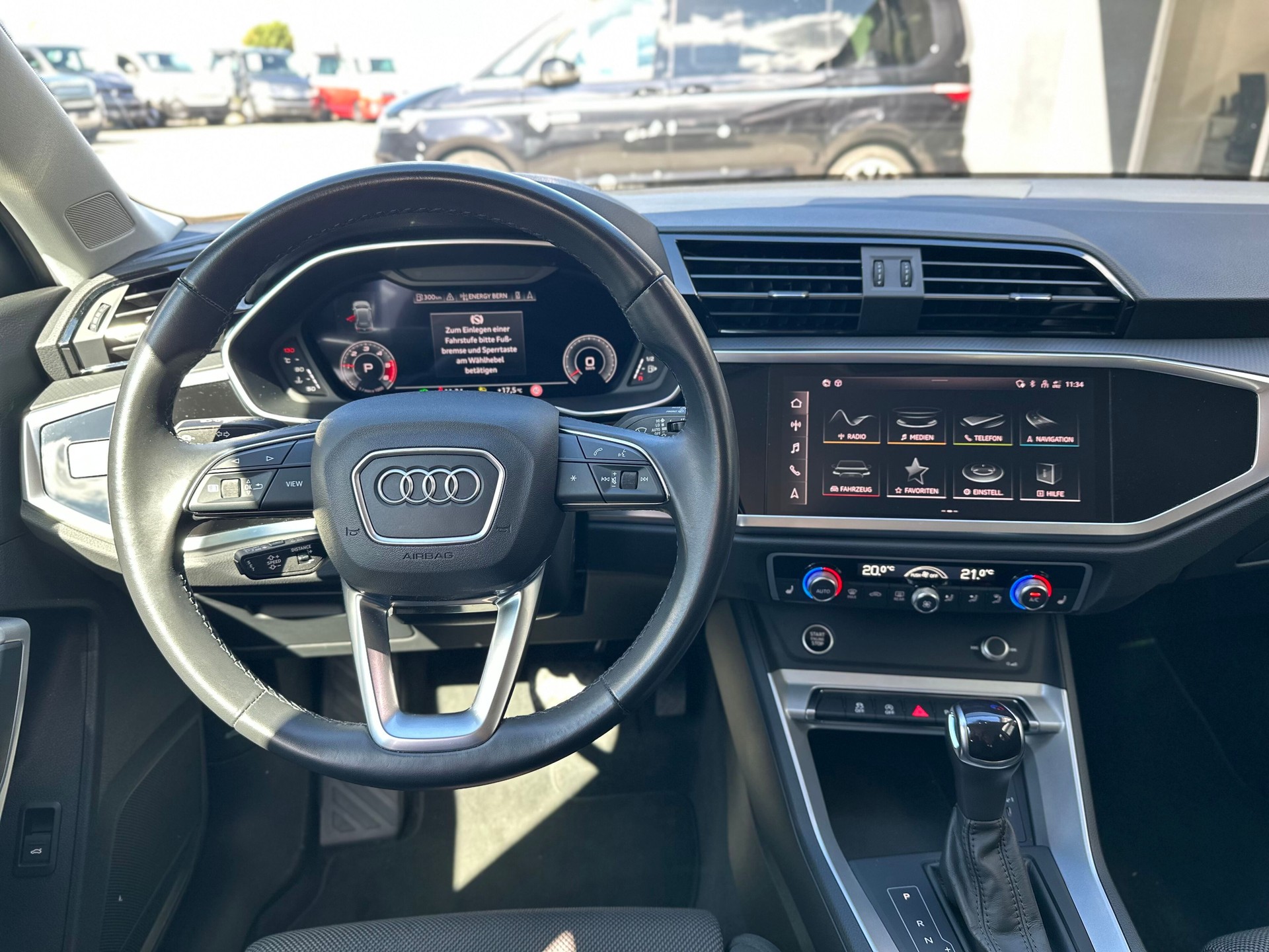 AUDI Q3 35 TDI S line quattro S-tronic-image-6