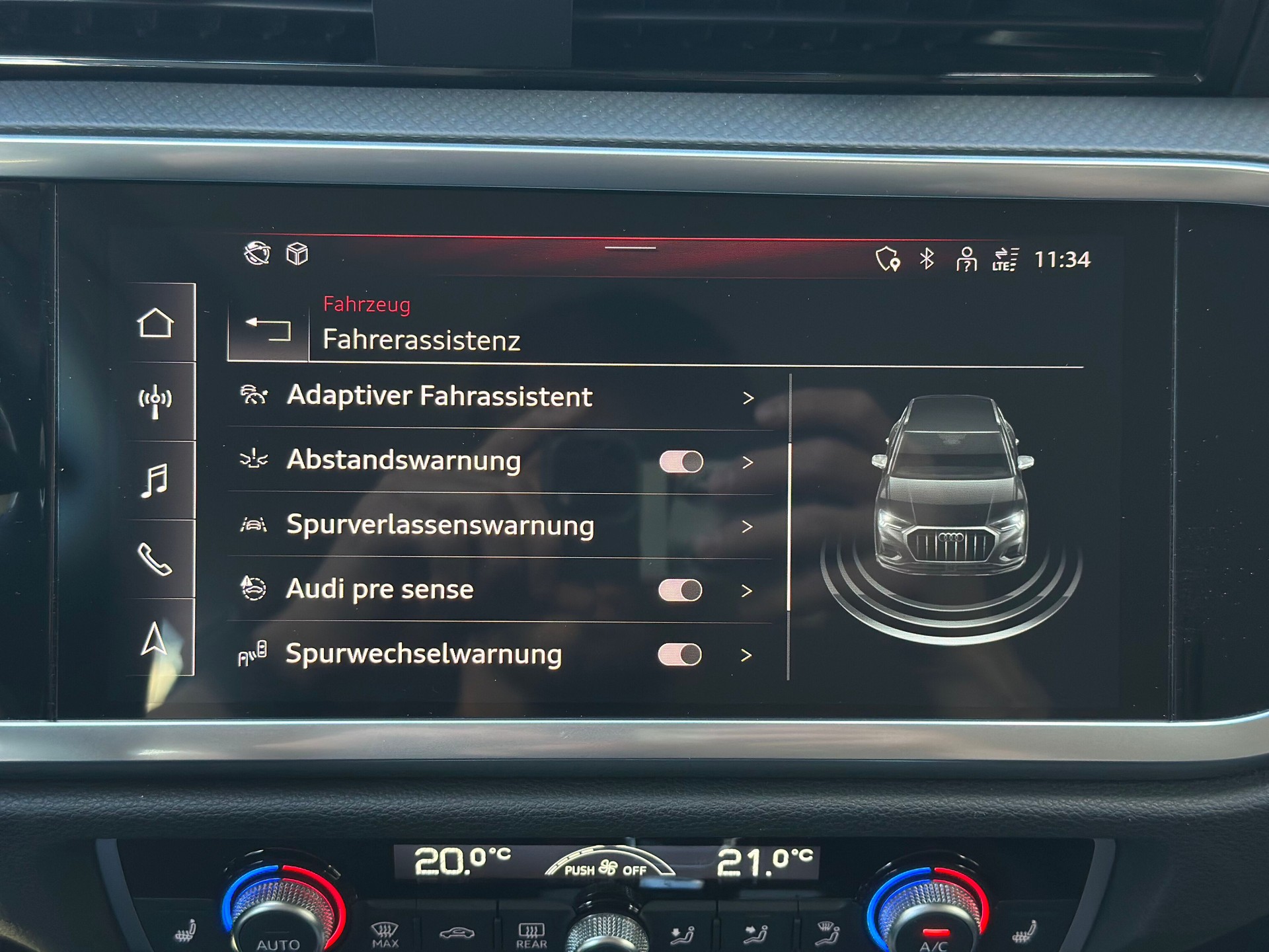 AUDI Q3 35 TDI S line quattro S-tronic-image-12
