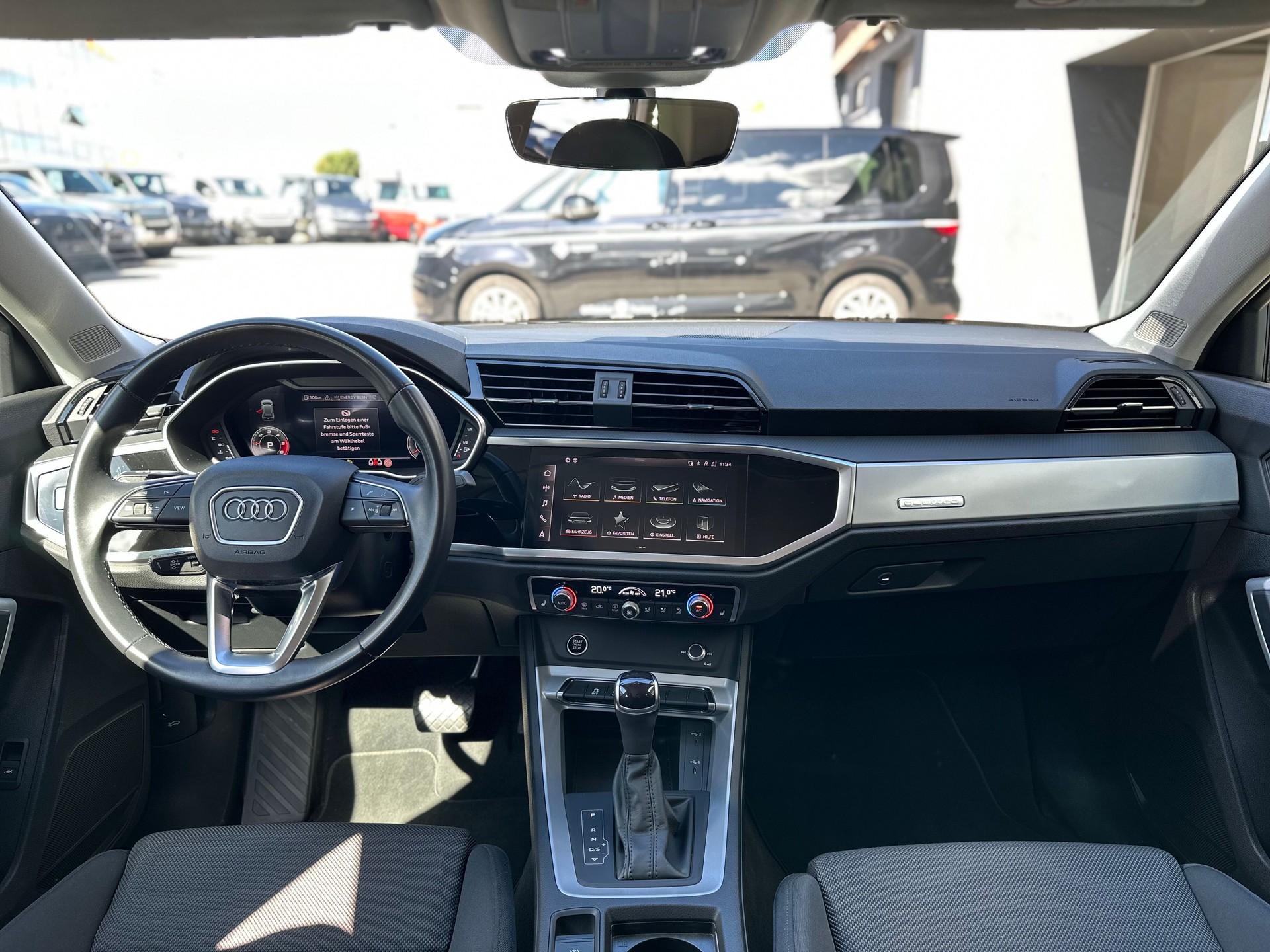 AUDI Q3 35 TDI S line quattro S-tronic-image-5