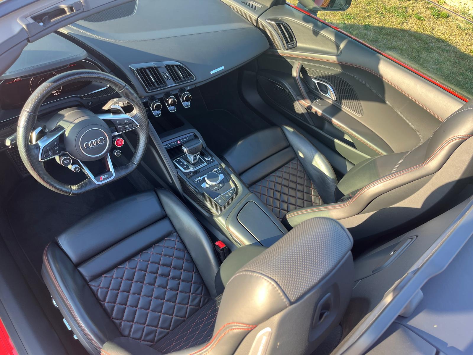 AUDI R8 Coupé 5.2 S-Tronic-image-9