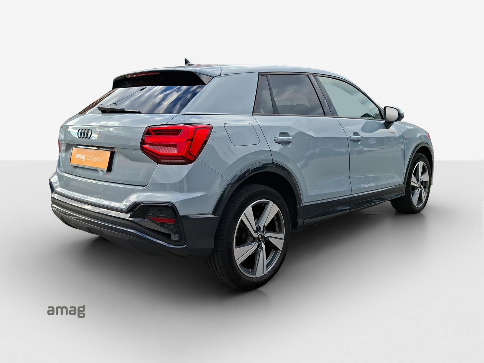 AUDI Q2 35 TFSI S line-image-4