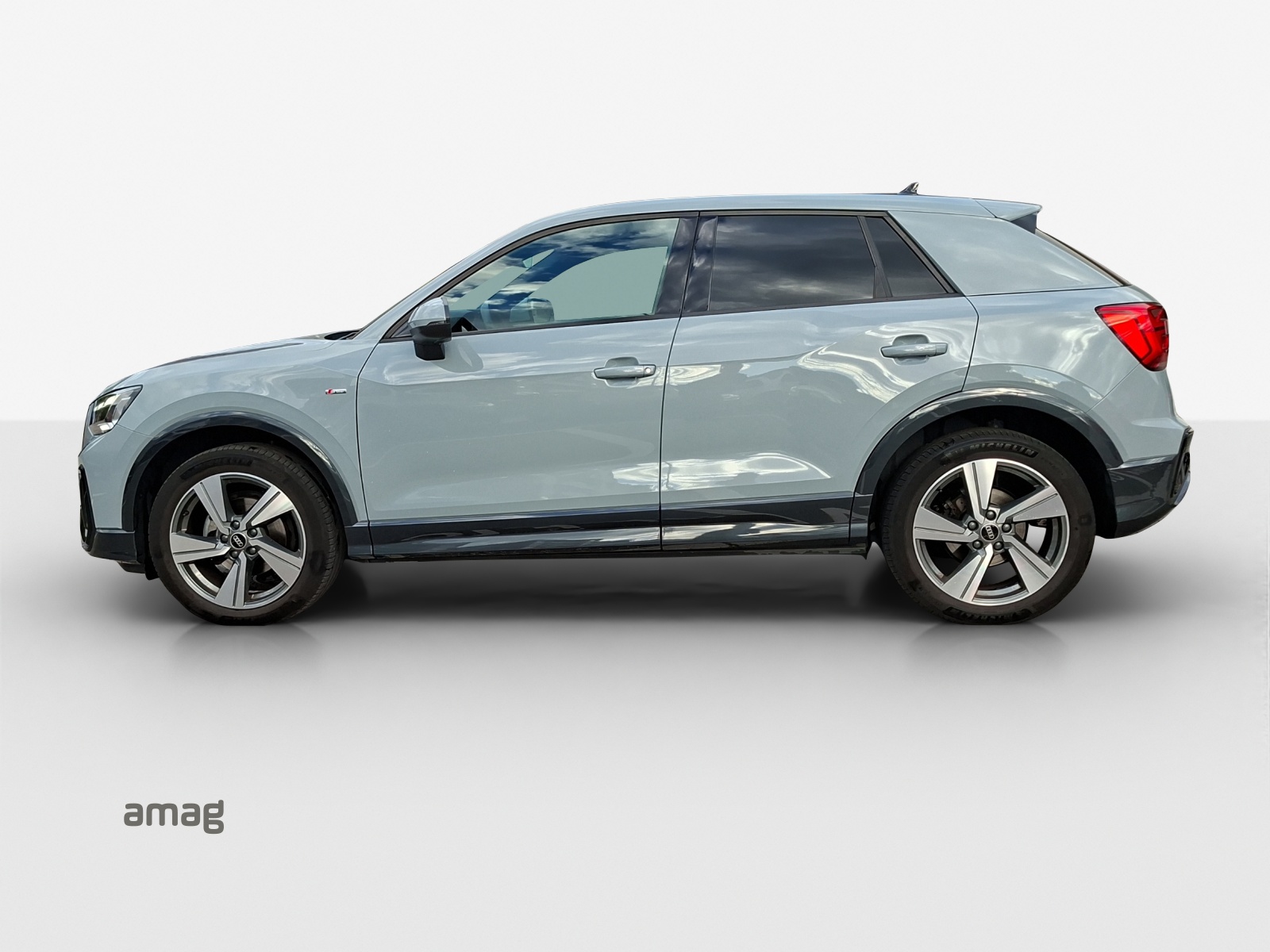 AUDI Q2 35 TFSI S line-image-1