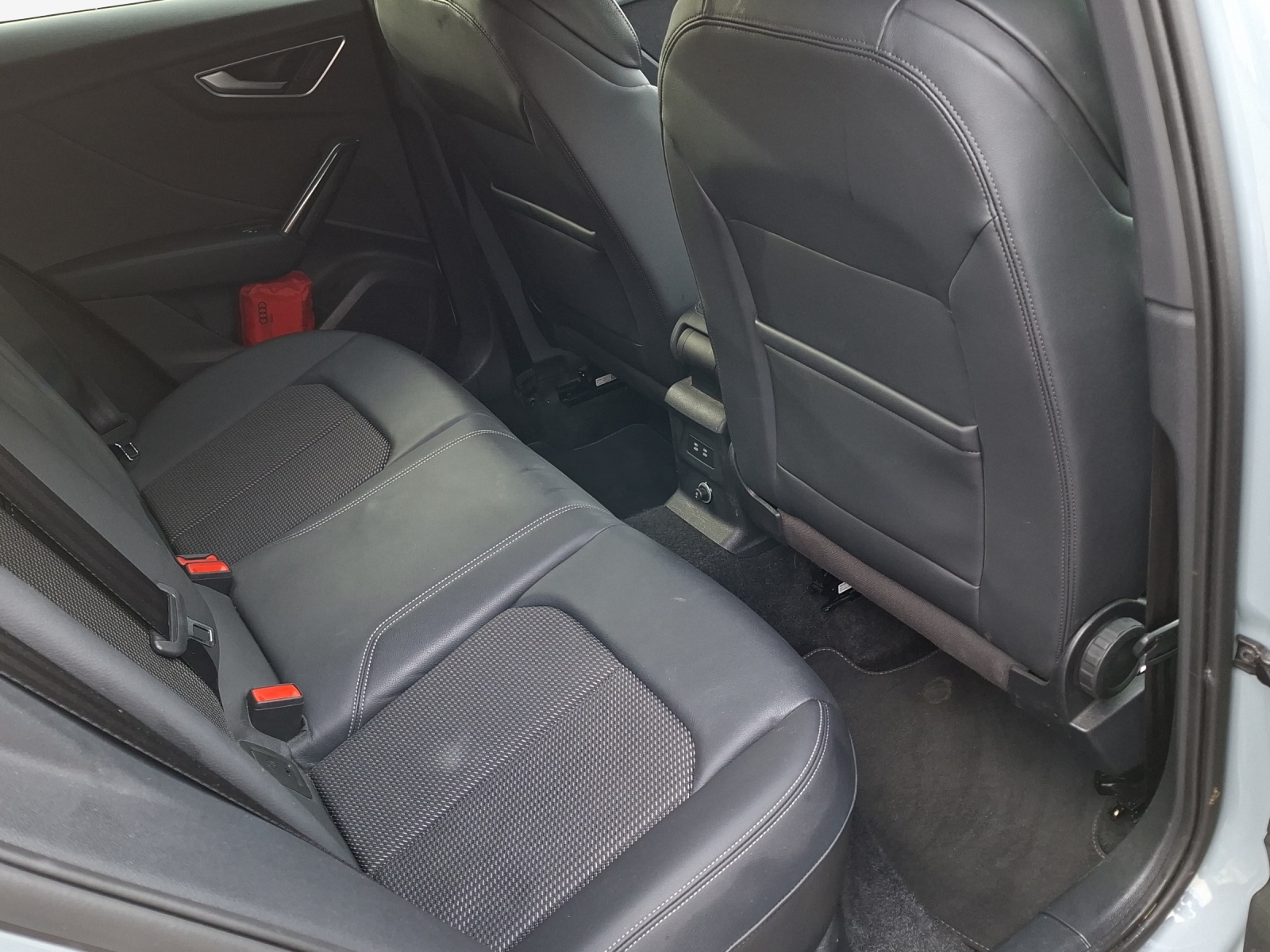 AUDI Q2 35 TFSI S line-image-14