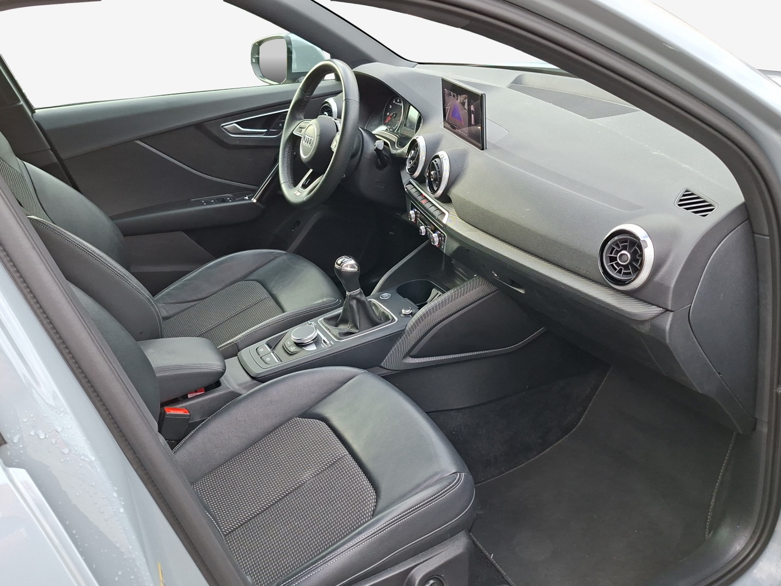 AUDI Q2 35 TFSI S line-image-15