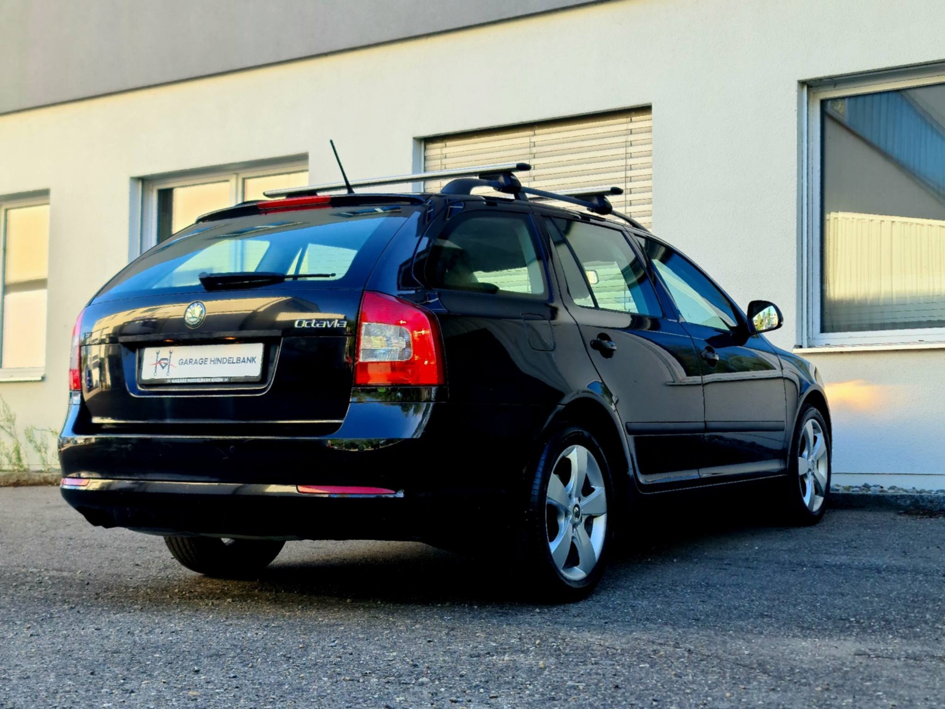 SKODA Octavia Combi 1.8 TSI Elegance-image-8