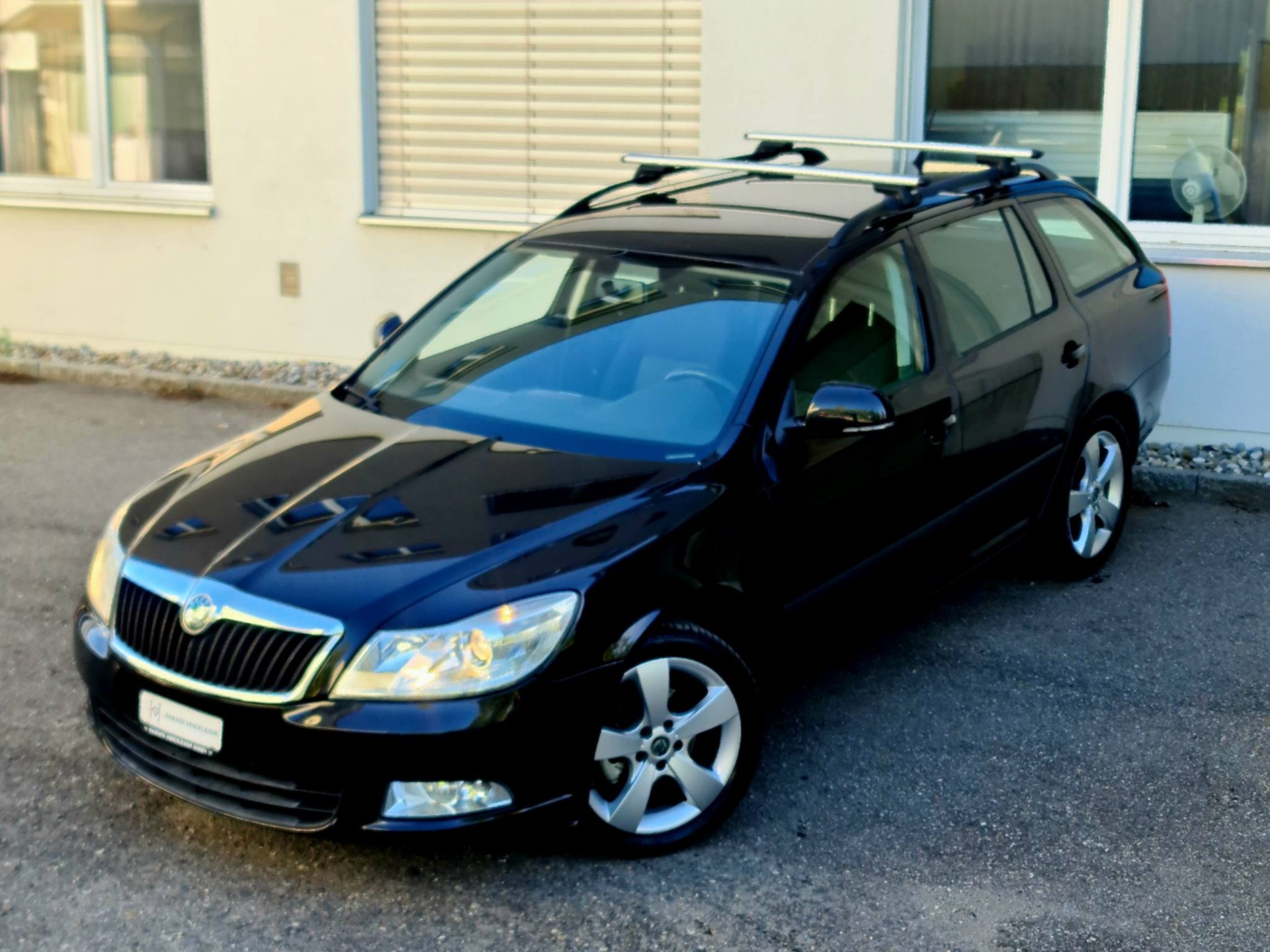 SKODA Octavia Combi 1.8 TSI Elegance-image-0