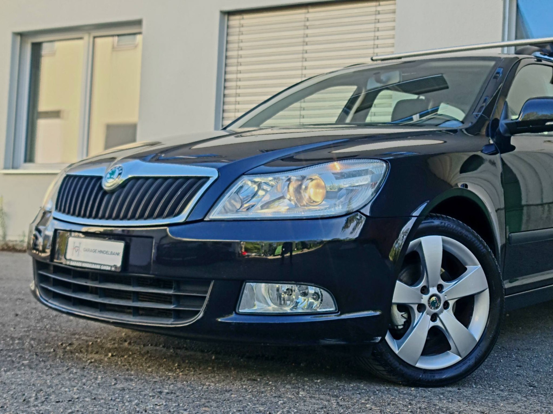 SKODA Octavia Combi 1.8 TSI Elegance-image-2