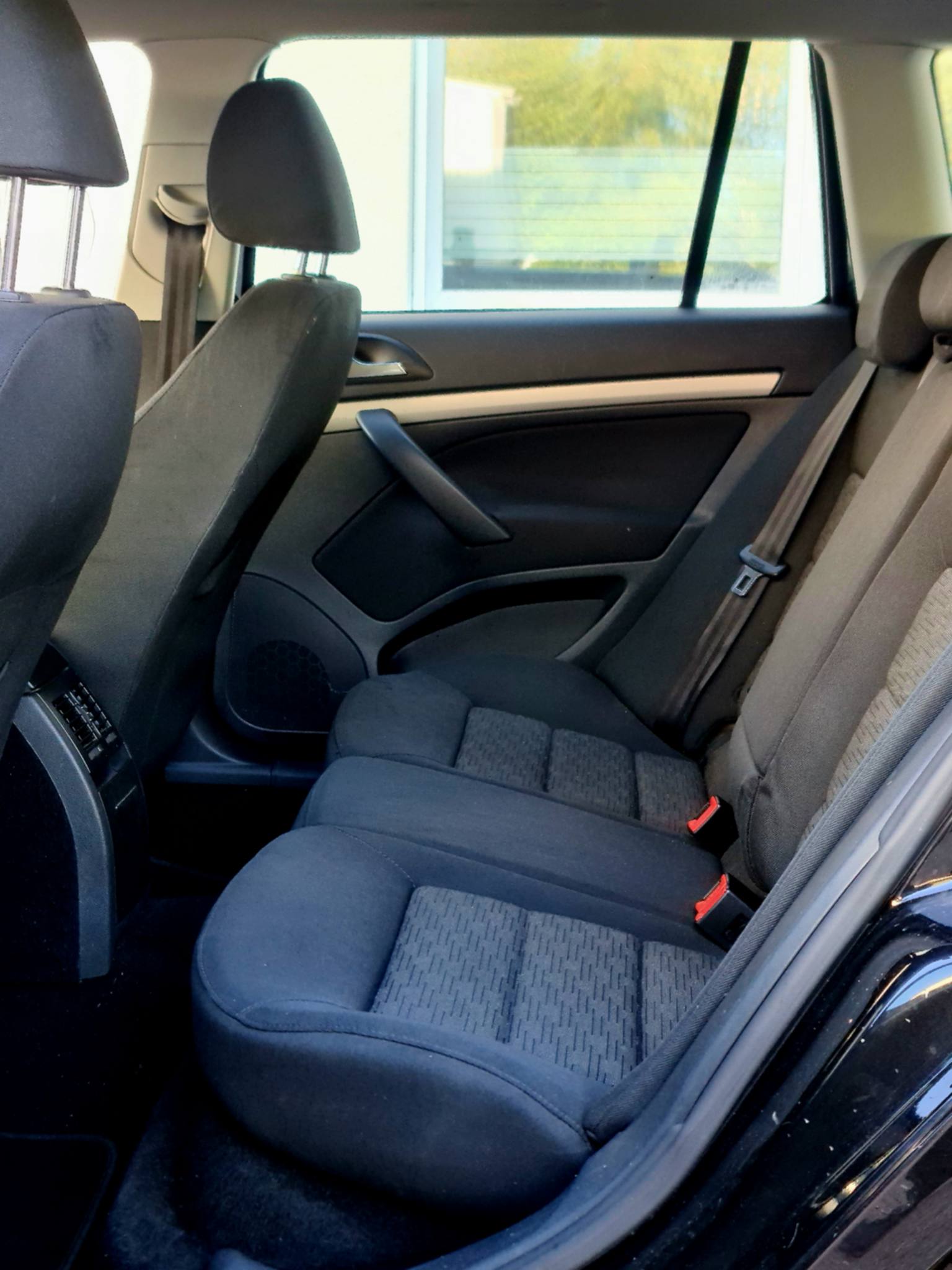 SKODA Octavia Combi 1.8 TSI Elegance-image-15