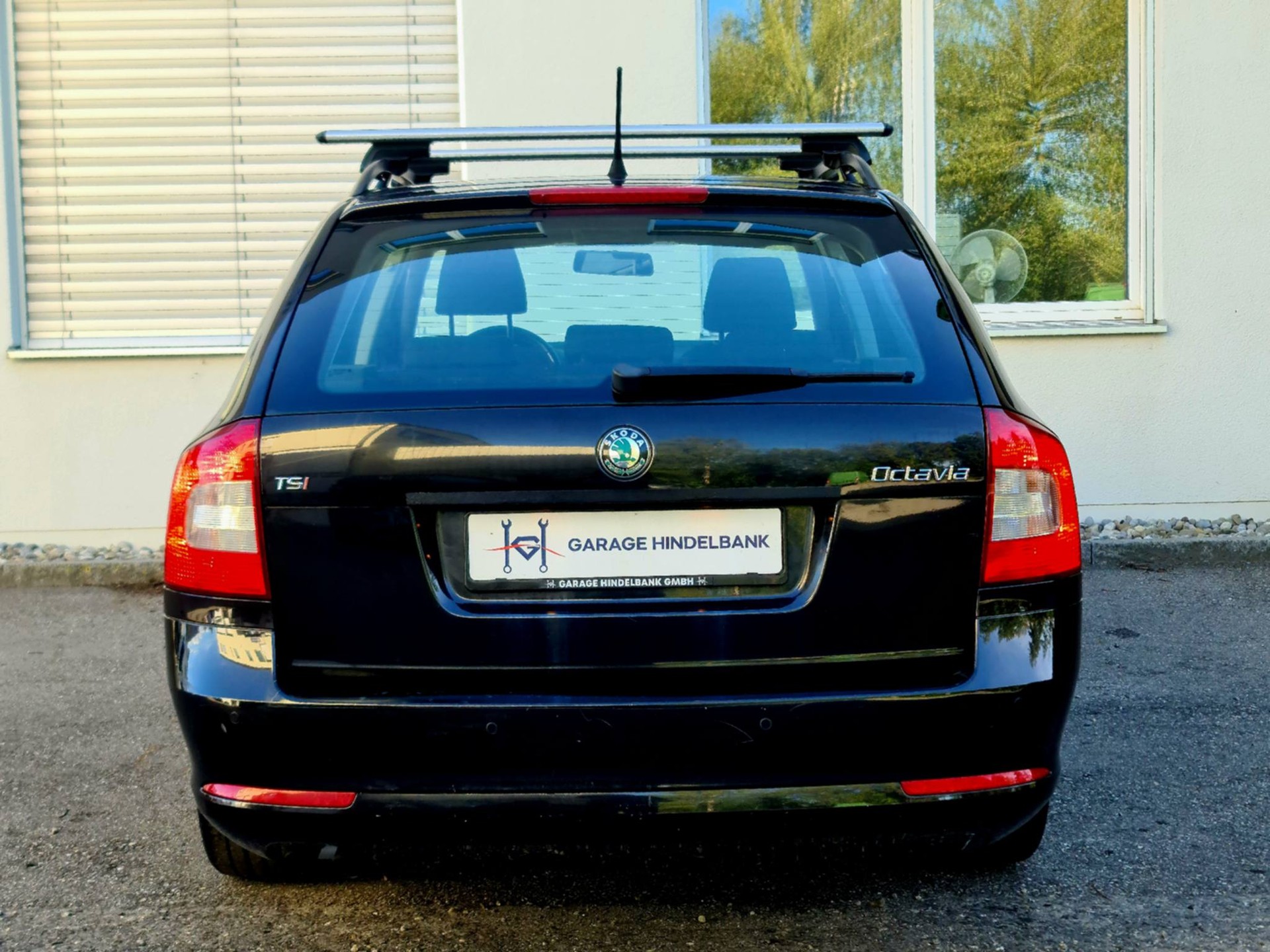SKODA Octavia Combi 1.8 TSI Elegance-image-9